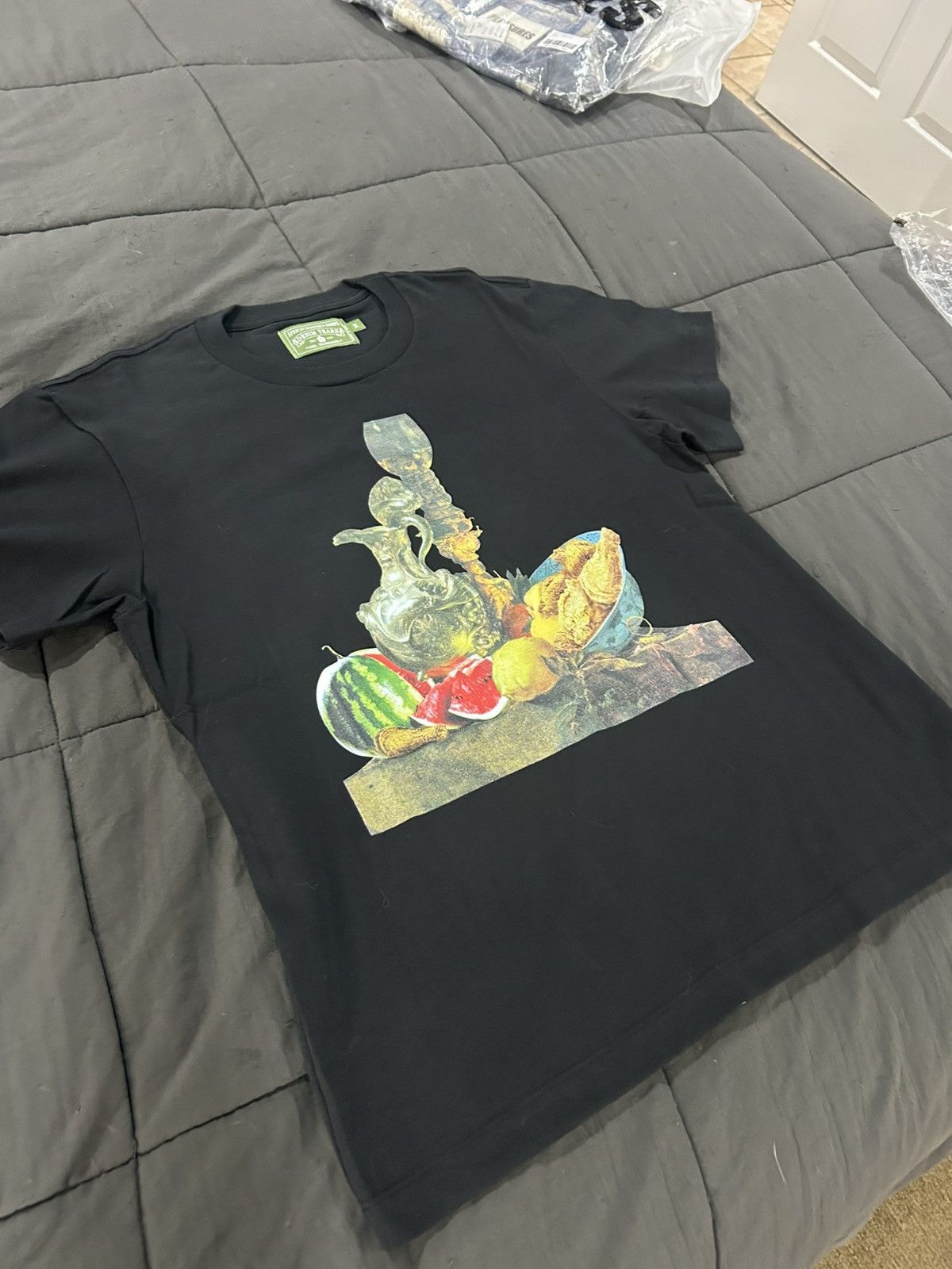 DENIM TEARS DENIM TEARS - “Fruit Plate” Still Life Graphic Tee Black Size US M / EU 48-50 / 2 - 6 Thumbnail