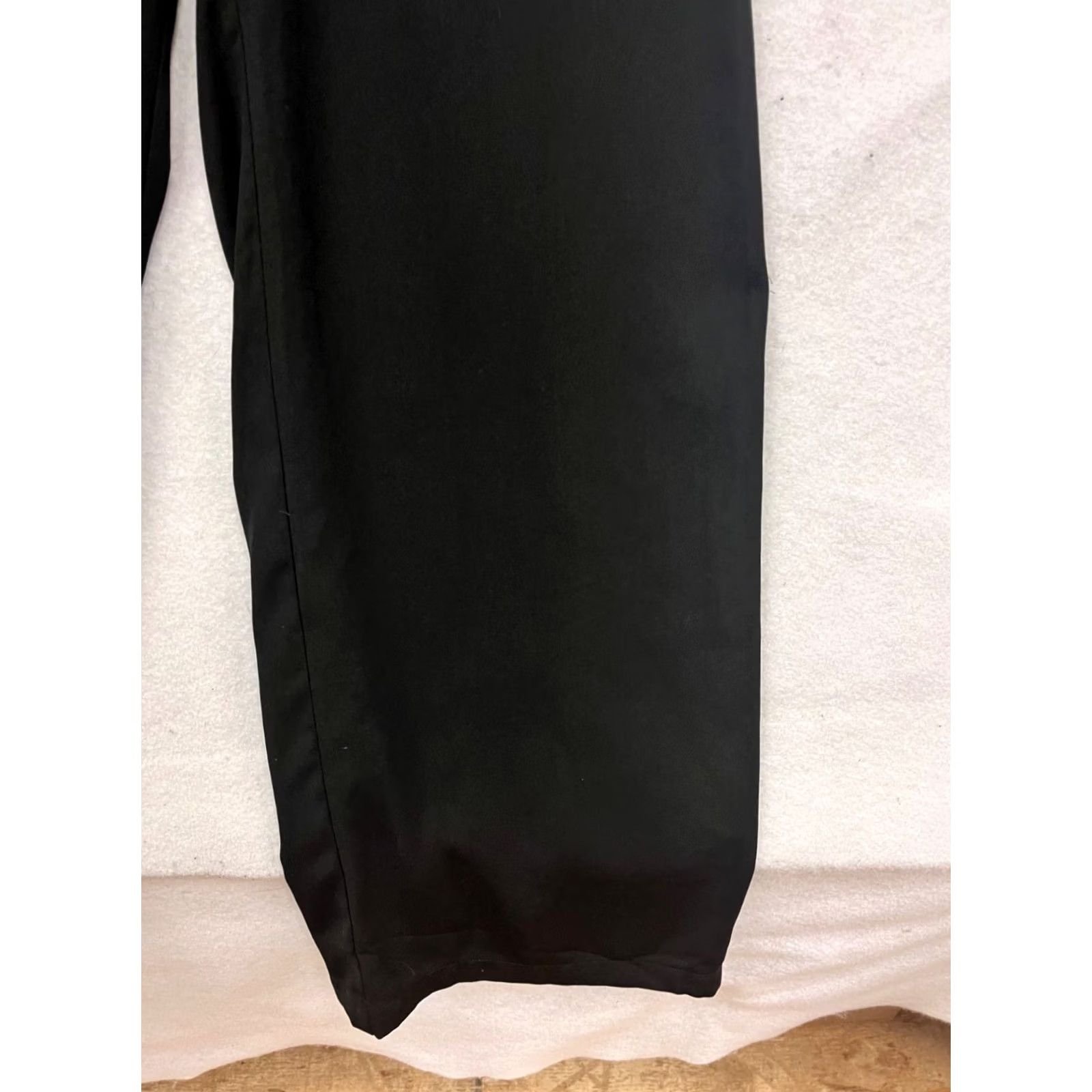 Vintage VINTAGE MAX Studio Black Long Sleeve Button-Front Jumpsuit M Adult Black Womens? Size M / US 6-8 / IT 42-44 - 5 Thumbnail