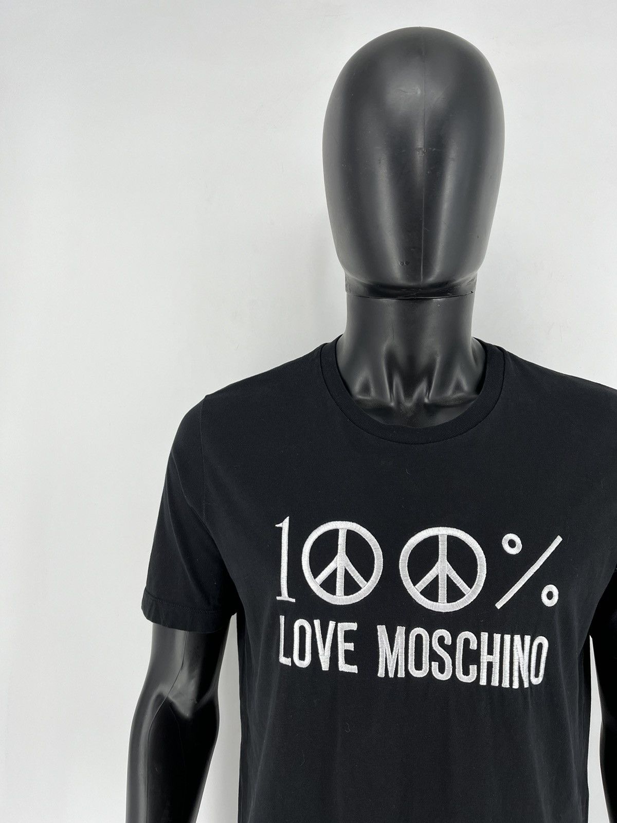 Moschino Vintage Y2K Moschino Blank Tee Shirt Big logo luxury Size L Size US L / EU 52-54 / 3 - 6 Thumbnail