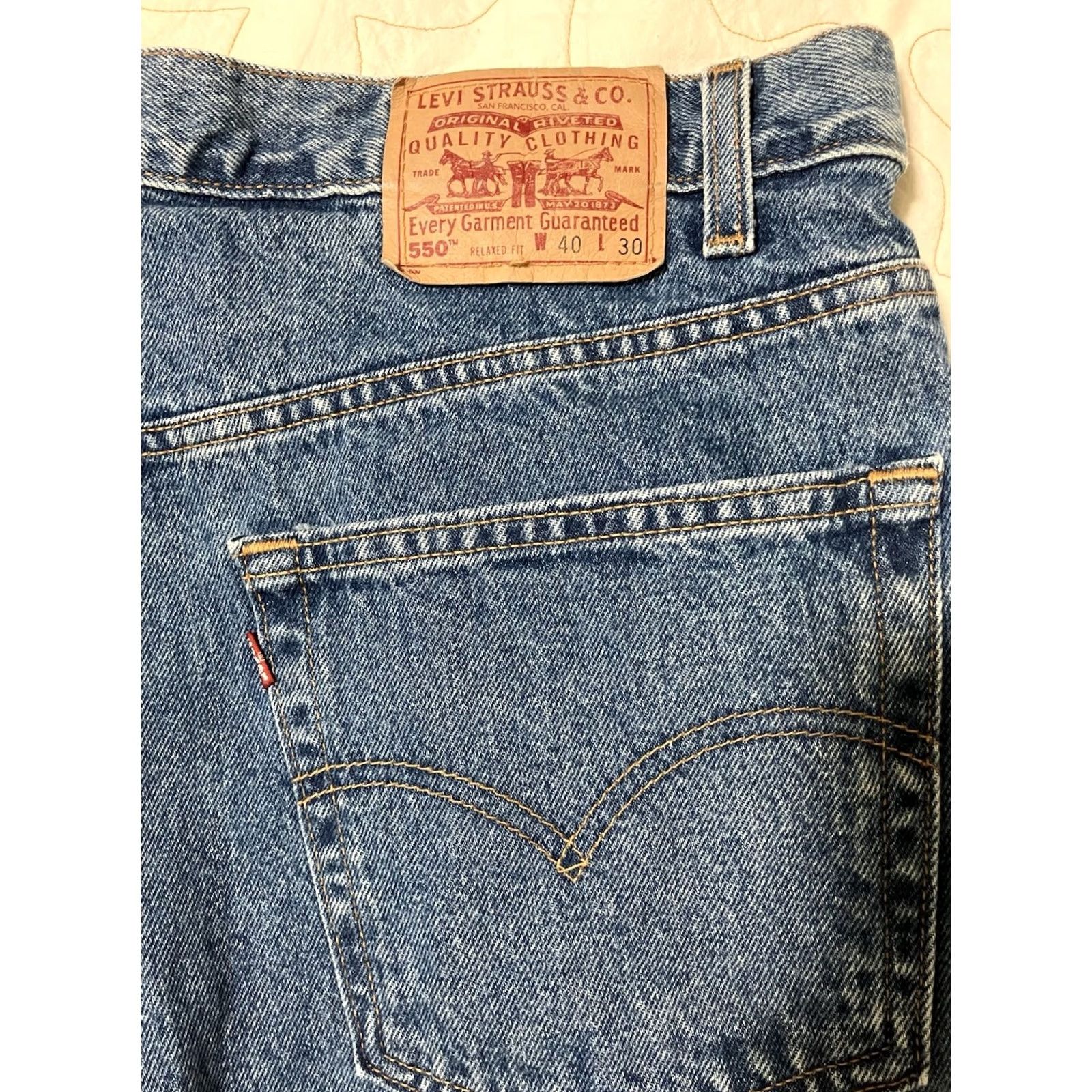Levi's VINTAGE Levi's 550 Jeans Mens 38x30 Relaxed Tapered 5-Pocket Denim Blue Distressed Logo USA 90s Red Tab Men's Jeans Size US 38 / EU 54 - 2 Thumbnail