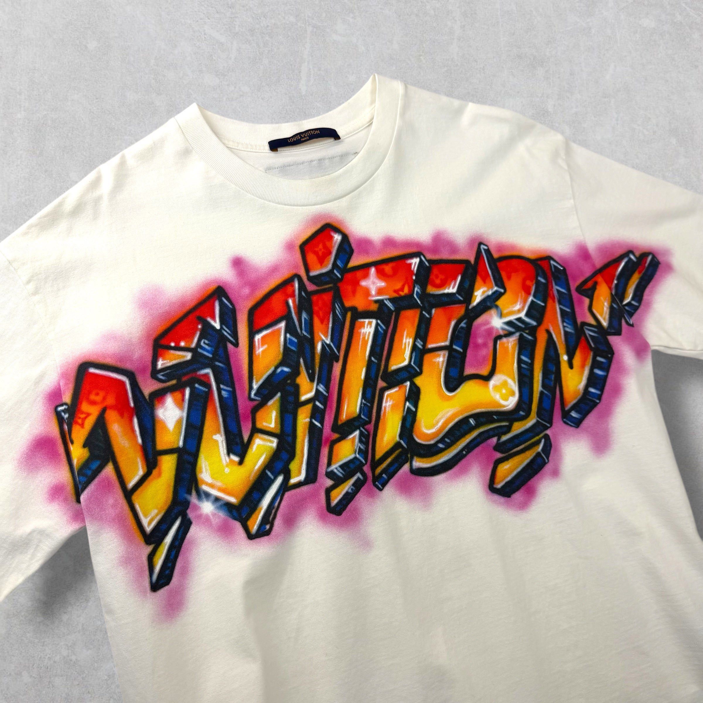 Louis Vuitton Louis Vuitton Graffiti 3D Tee L Size US L / EU 52-54 / 3 - 3 Thumbnail