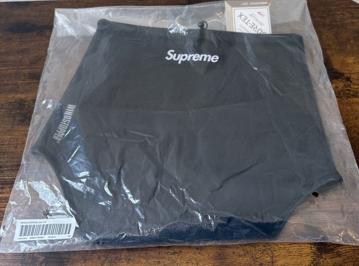 Supreme Supreme Windstopper Neck Gaiter Black (FW22) Size ONE SIZE - 1 Thumbnail