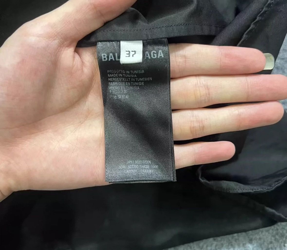 Balenciaga Balenciaga Mastercard Shirt 2410-Nextarrow Size US L / EU 52-54 / 3 - 3 Thumbnail