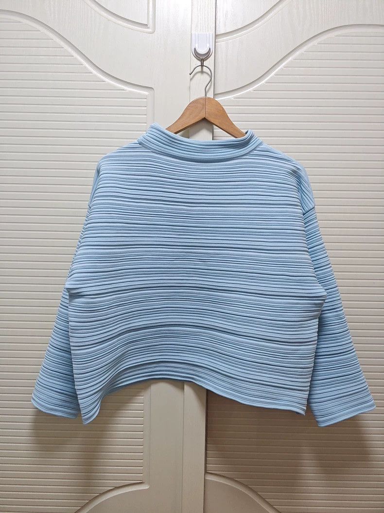 Issey Miyake Issey Miyake size:one size Blue knitted top Size S / US 4 / IT 40 - 5 Thumbnail