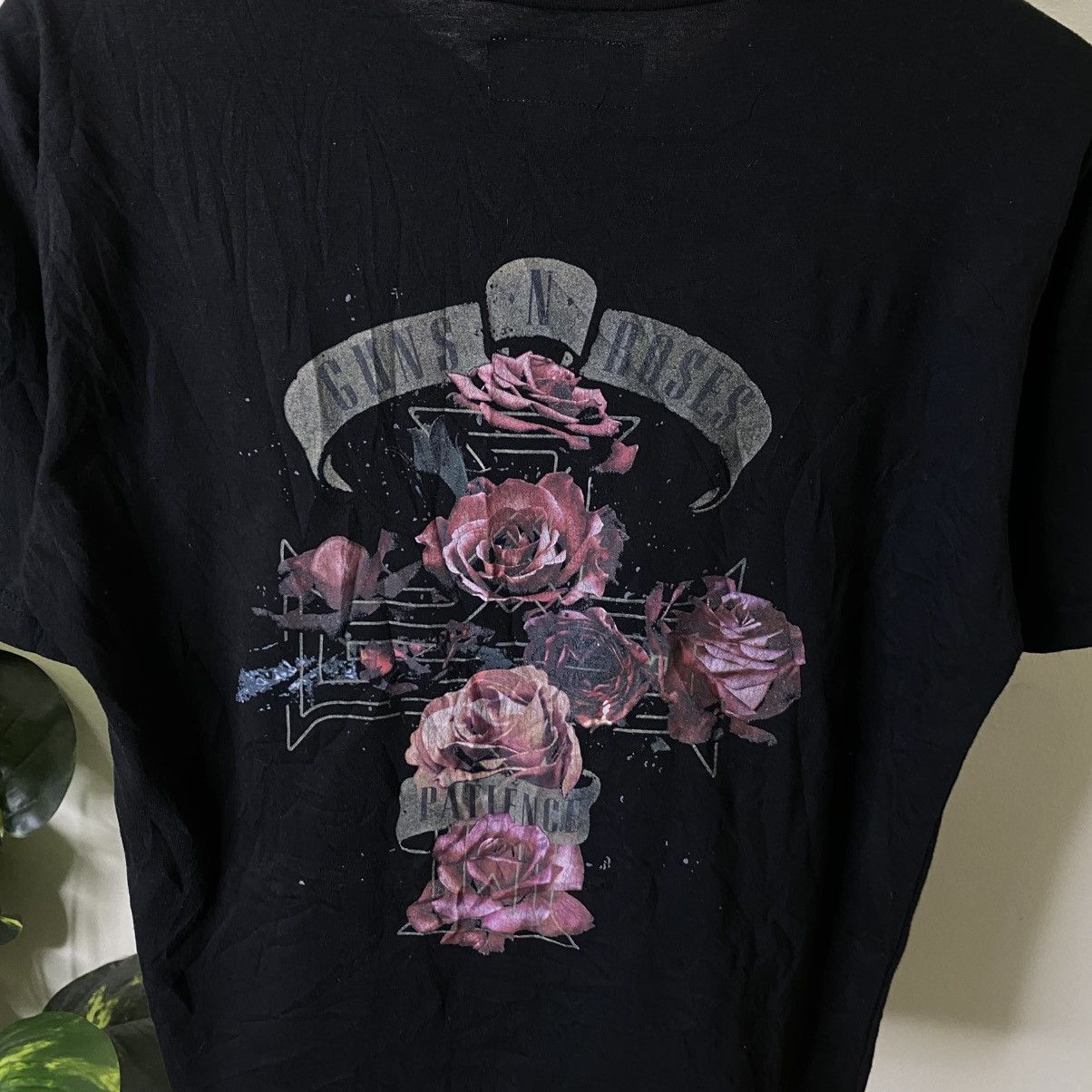 Guns N' Roses Nice Roses Cross Graphic Official Reissue Band T Shirt Size US M / EU 48-50 / 2 - 2 Thumbnail
