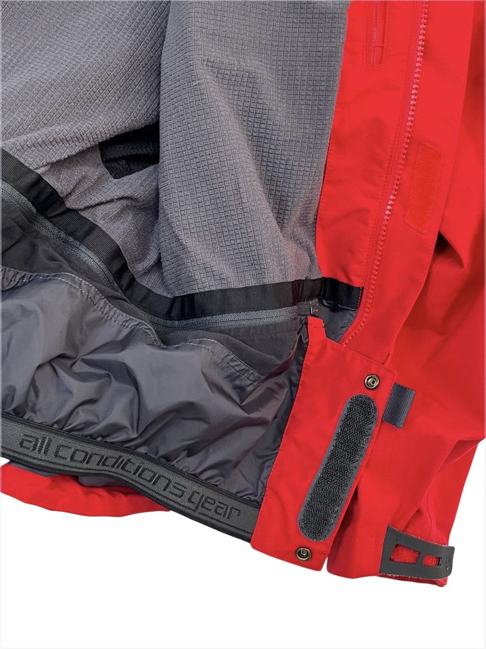 Nike ACG vintage Nike ACG Gore-Tex mountain jacket - Red - Size L Size US L / EU 52-54 / 3 - 20 Thumbnail