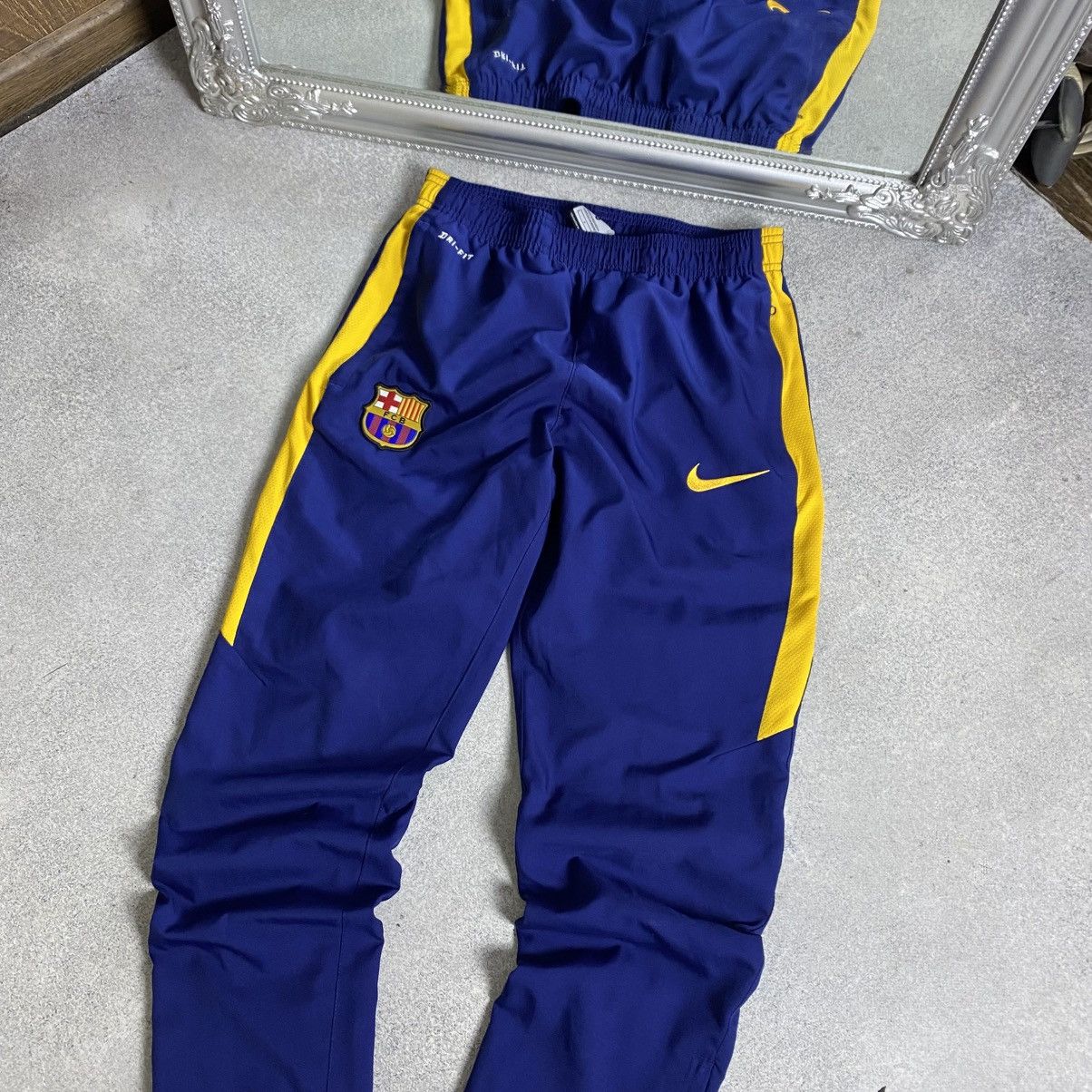 Nike Nike Barcelona trackpants Size US 30 / EU 46 - 2 Thumbnail