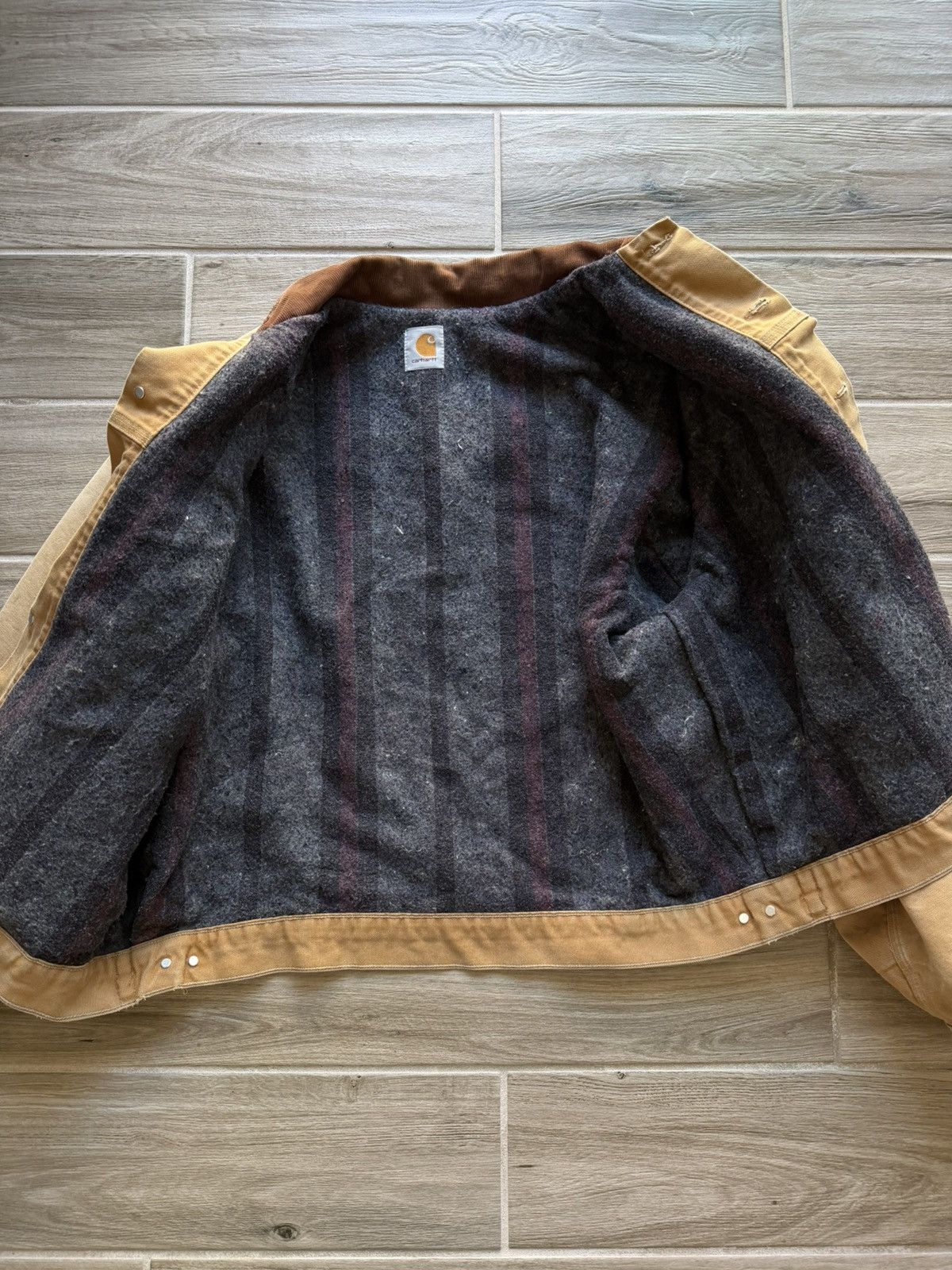 Carhartt Crazy Rare Vintage Distressed Carhartt Button WorkwearJacket Size US L / EU 52-54 / 3 - 9 Thumbnail
