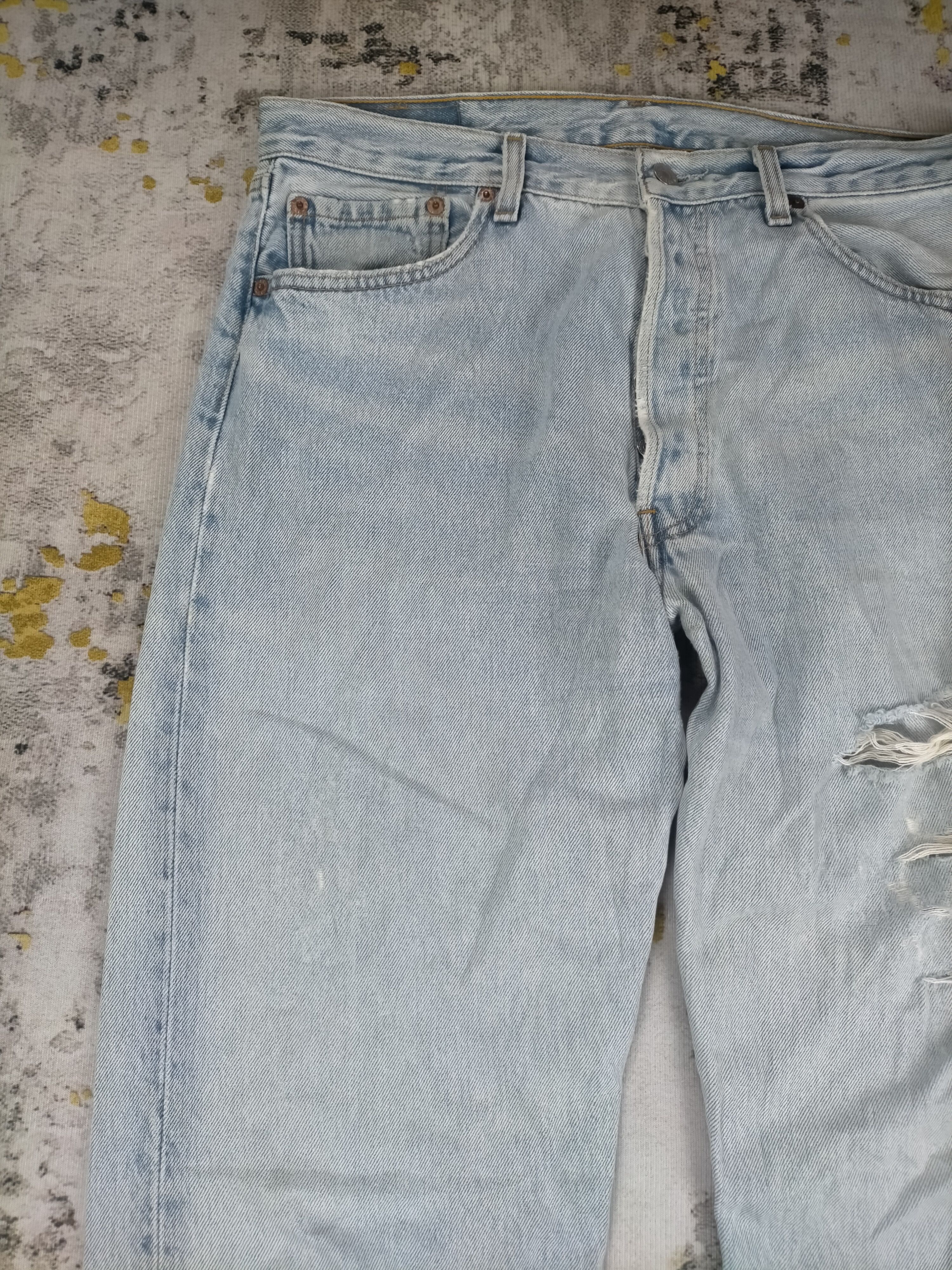Levi's 🔥90s Levis 501 Button 524 Light Wash Distressed Jeans Size US 34 / EU 50 - 3 Thumbnail