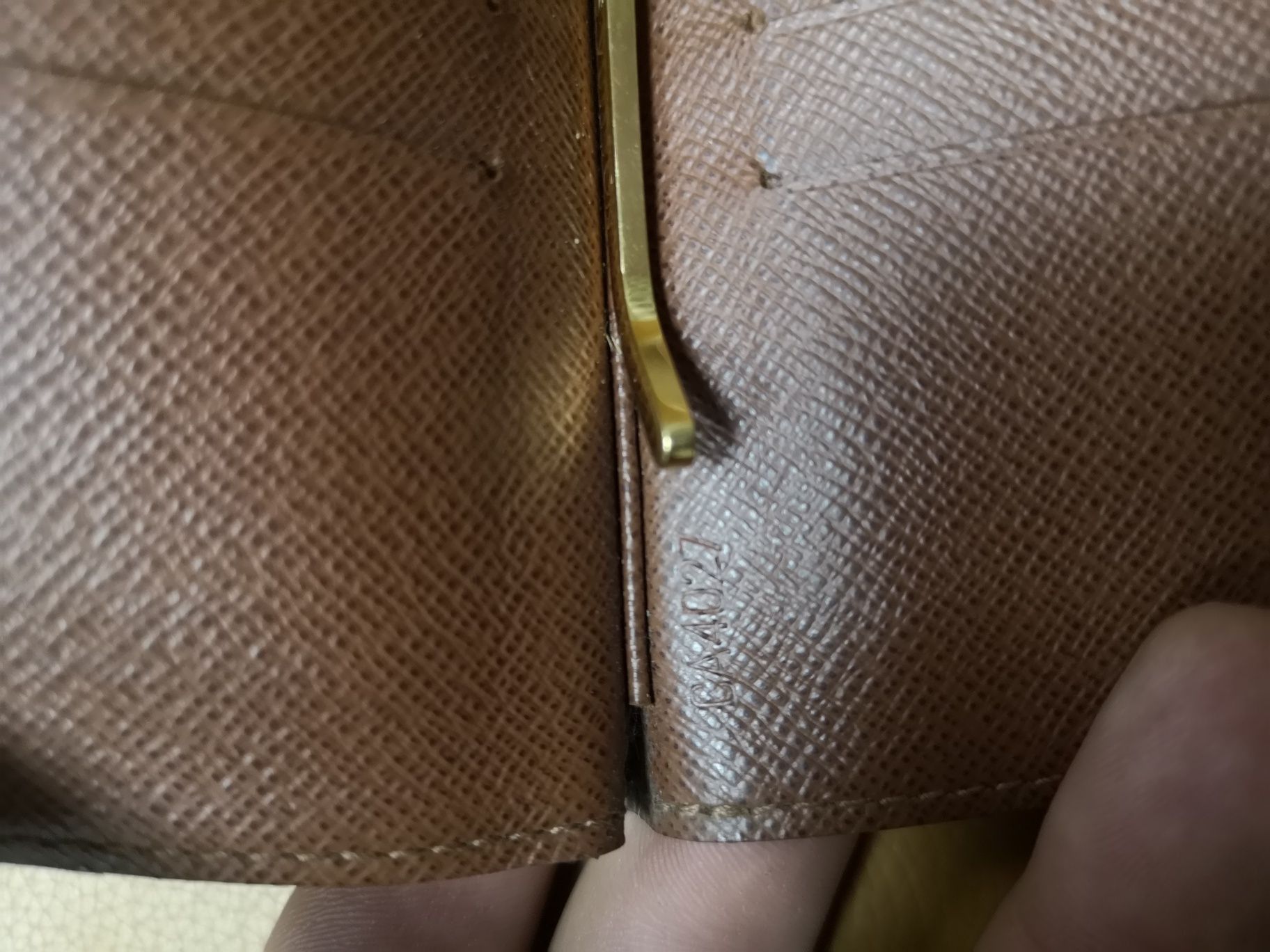Louis Vuitton Louis Vuitton Money Holder Leather Wallet Size ONE SIZE - 6 Thumbnail