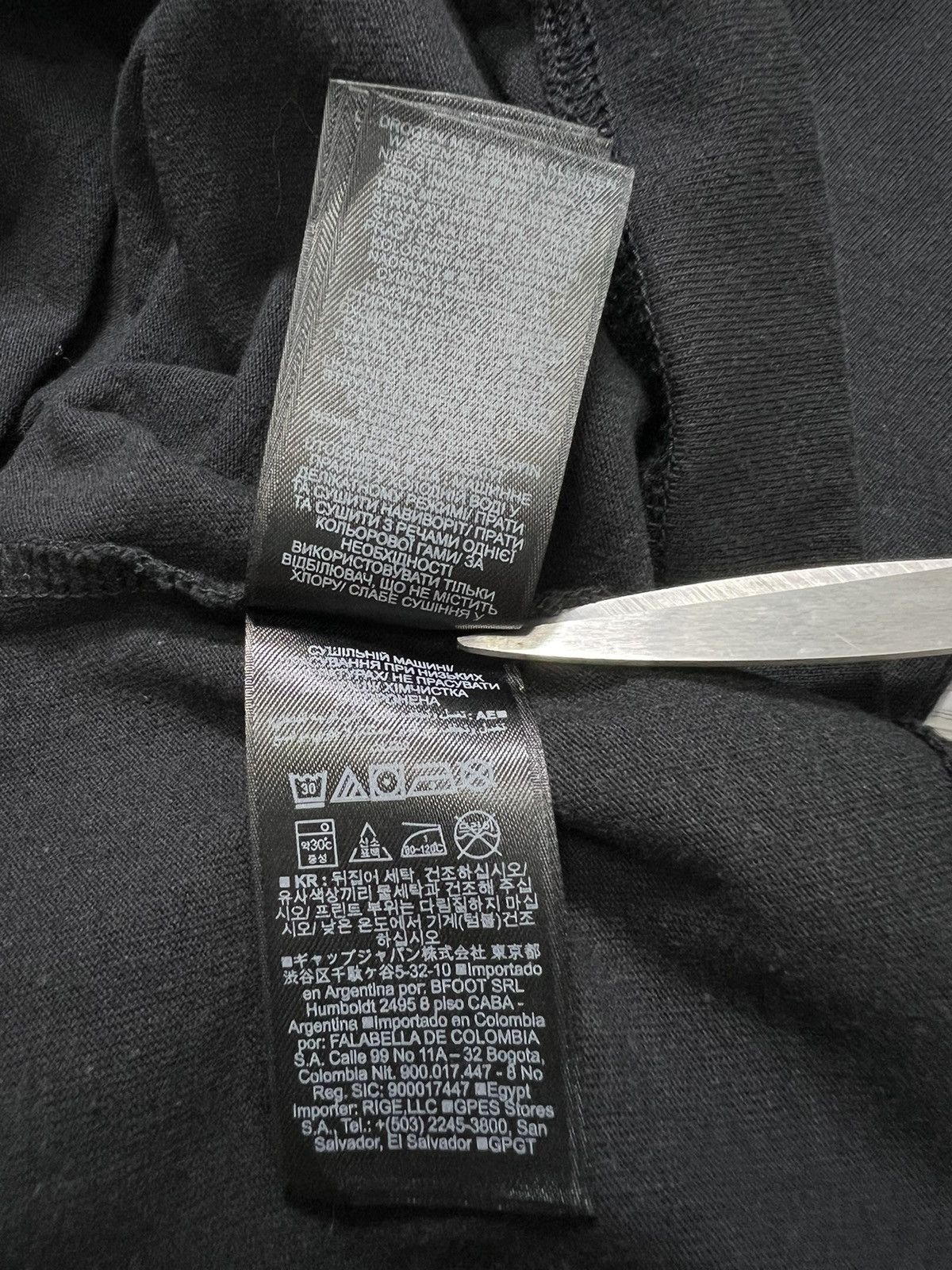 Balenciaga × Gap × Kanye West Yeezy - Gap - Engineered by Balenciaga - Dove 3/4 Sleeve Tee Size US M / EU 48-50 / 2 - 17 Thumbnail
