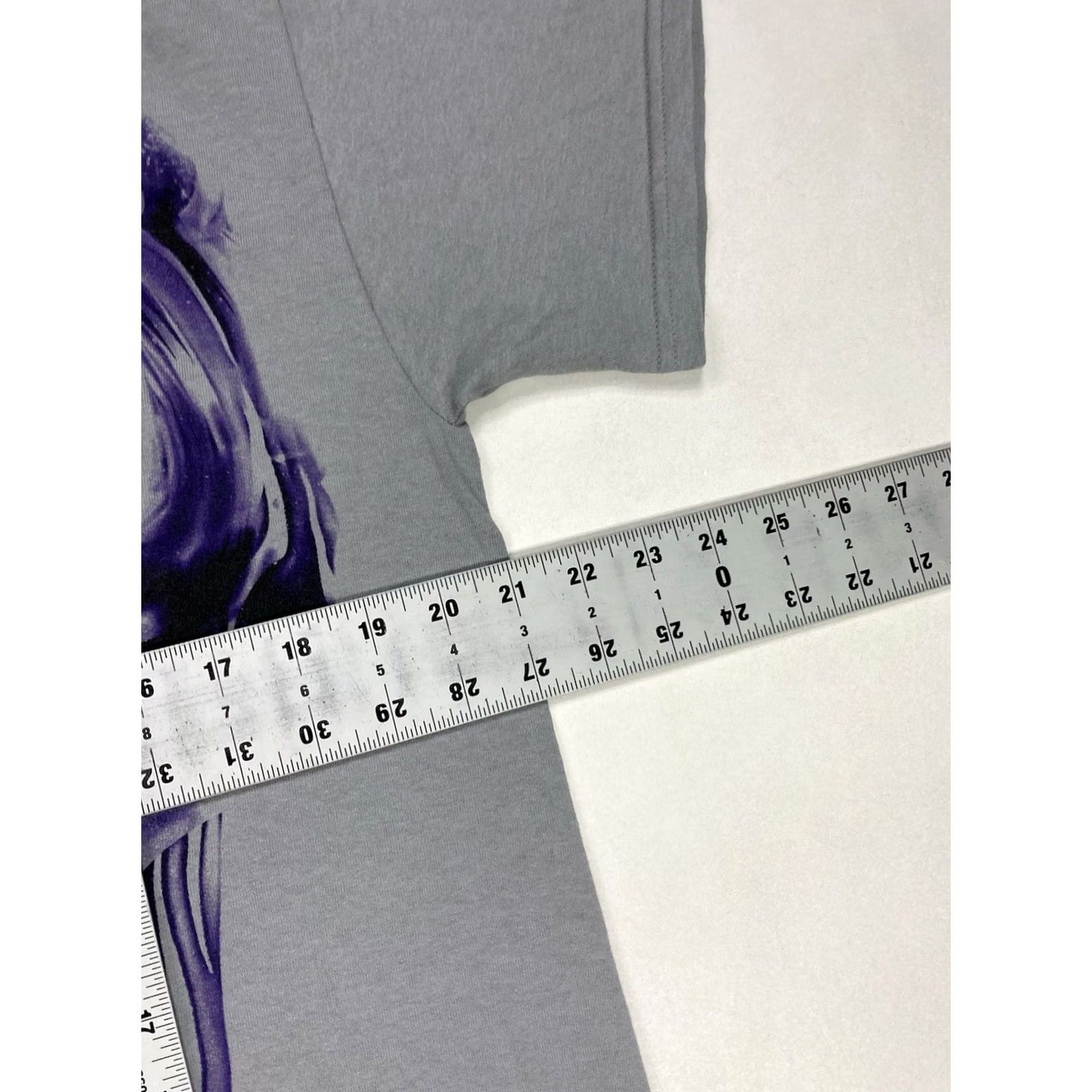 Gildan VINTAGE Skull Vampire Graphic T-shirt Men Large Gray Logo Purple Big Print Short Sleeve Size US L / EU 52-54 / 3 - 7 Thumbnail