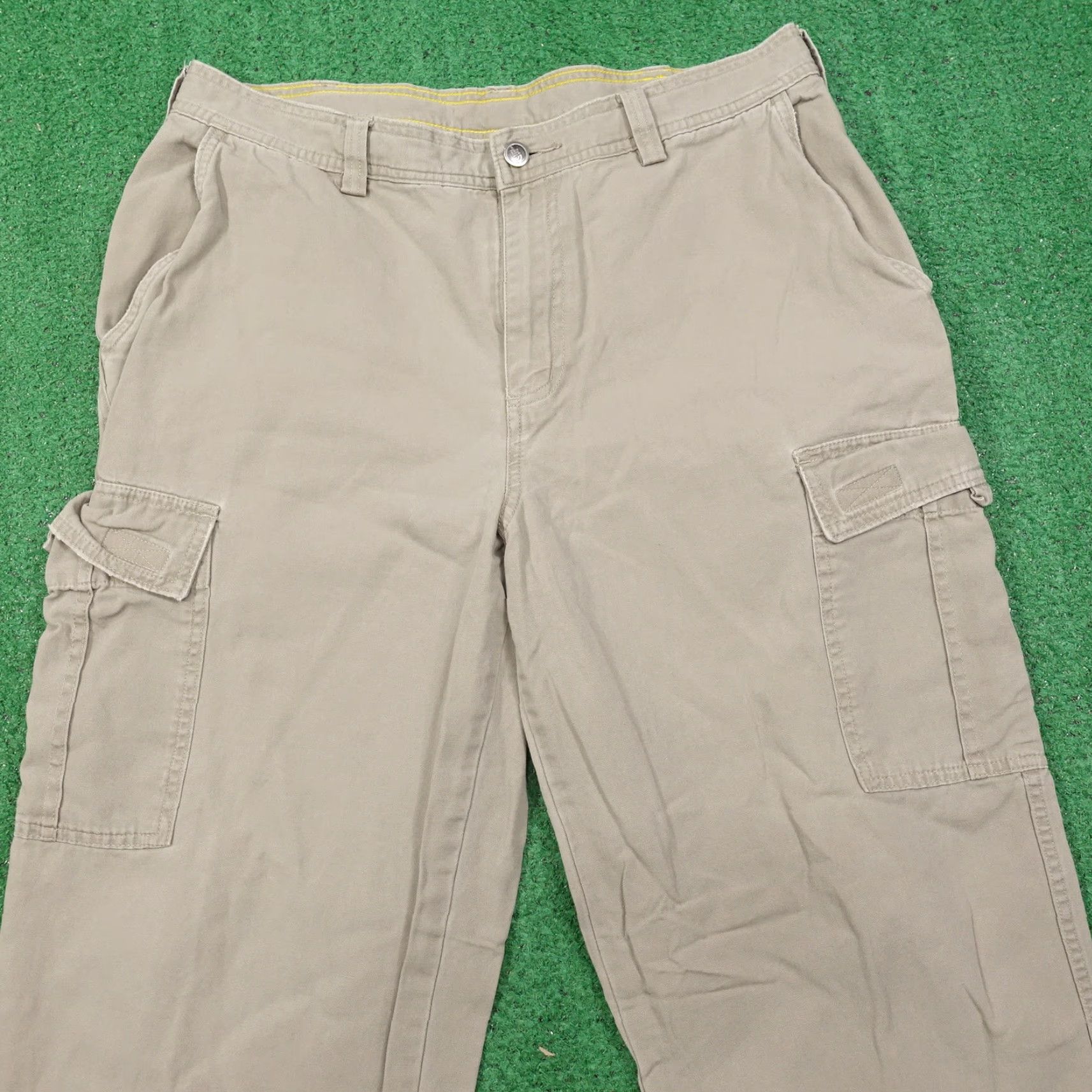 The North Face VINTAGE North Face Cargo Pants Men Regular Fit 34 Waist Beige Canvas Casual 90s Mens Size US 34 / EU 50 - 2 Thumbnail