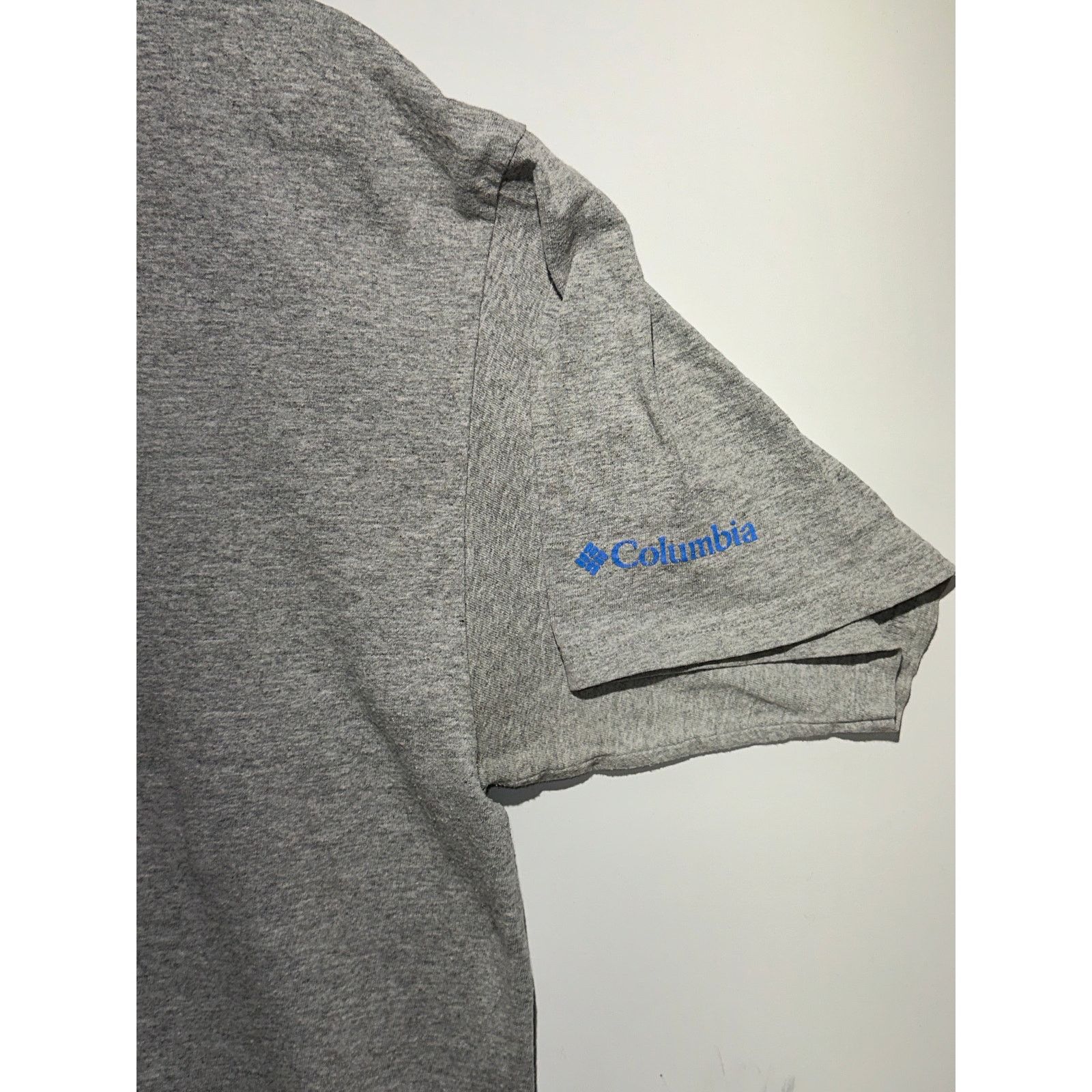 Columbia Columbia Gray Tshirt Blue Print Size XL Size US XL / EU 56 / 4 - 4 Thumbnail
