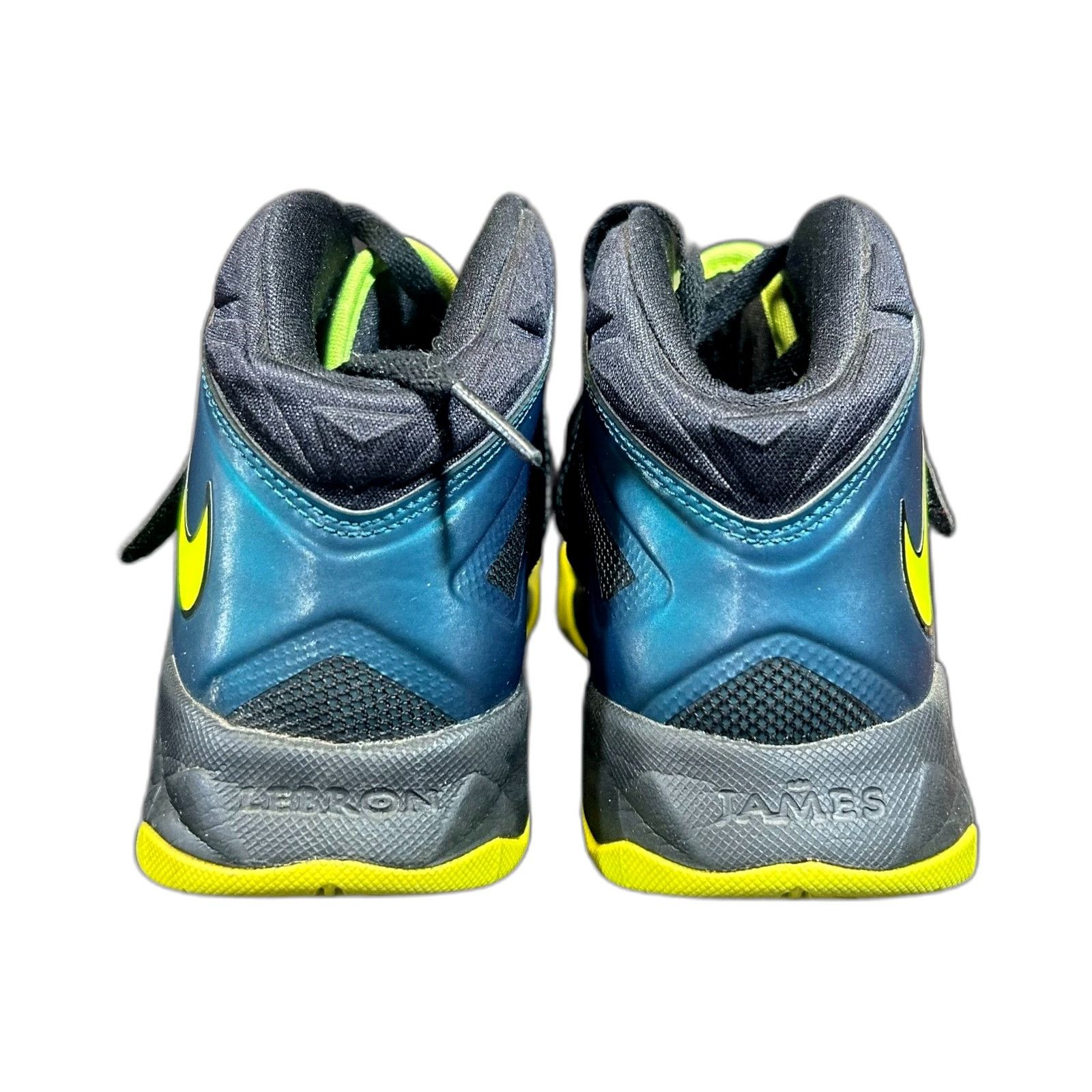 Nike Nike Boys Sz 4.5Y LeBron Zoom Soldier 7 Mid Sea Green Volt Y Size US XXS / EU 40 - 8 Thumbnail