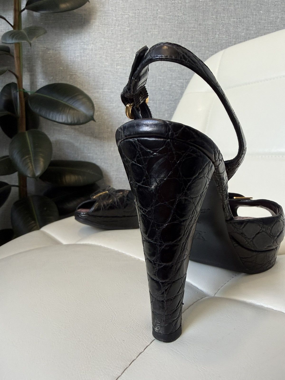 Louis Vuitton Louis Vuitton Black Crocodile Embossed Platform Sandals Heel Size US 9 / IT 39 - 10 Thumbnail