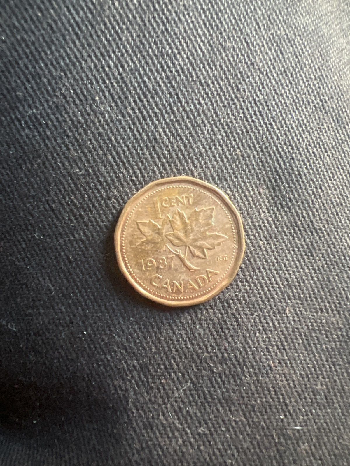 Vintage 1987 Canadian 1 Cent Coin Size ONE SIZE - 2 Thumbnail