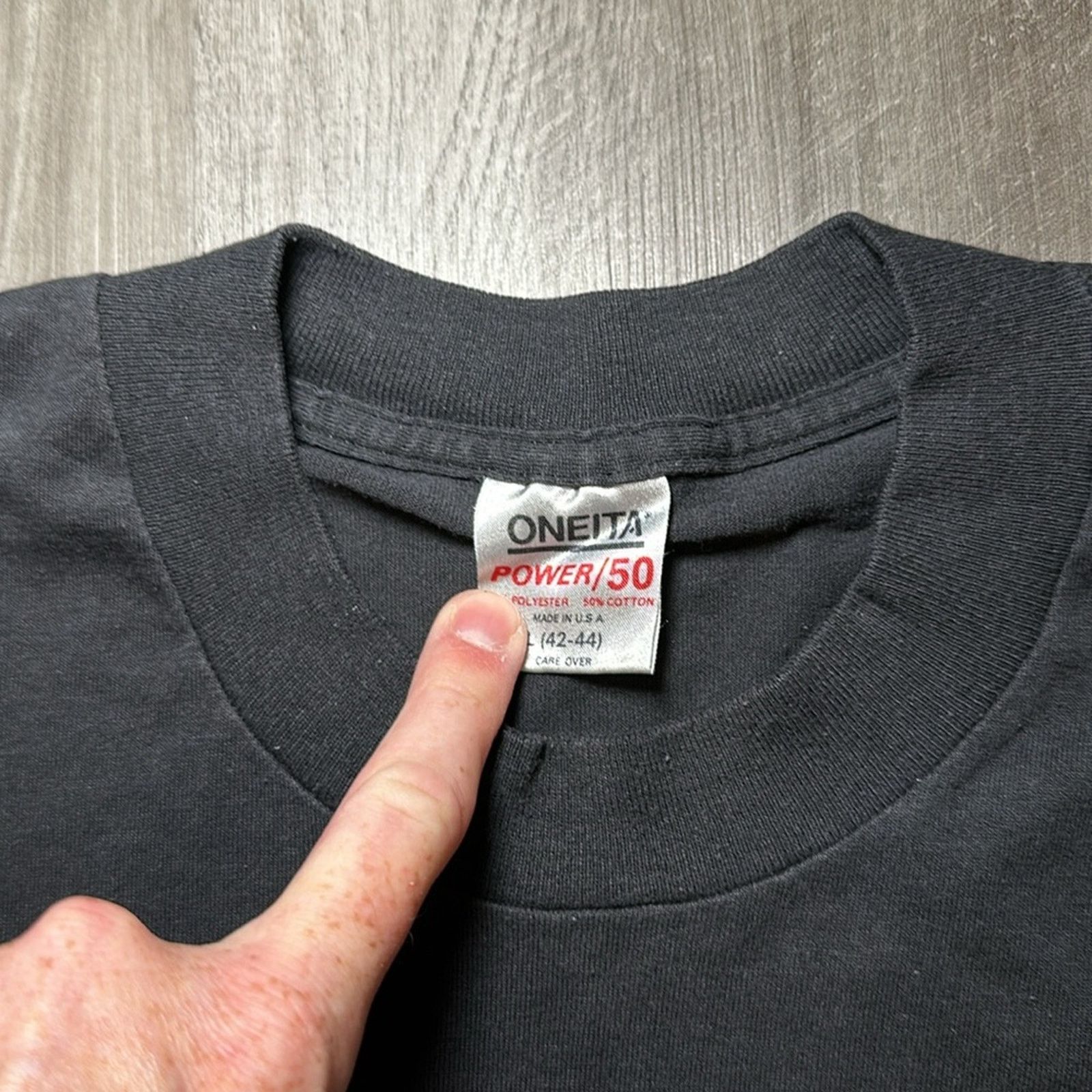 Other Timber Wolf Cliff Bonamie 1991 Vintage Oneita Tee - Large Size US L / EU 52-54 / 3 - 7 Thumbnail