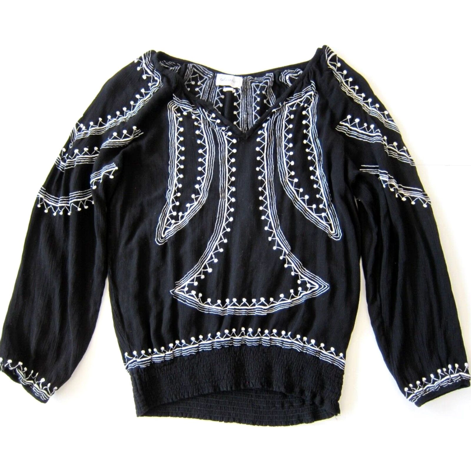 Vintage Tularosa Blouse Shirt Women S Black 100% Rayon Embroidered Long Sleeve Tunic Peasant Style V-Neck Size S / US 4 / IT 40 - 2 Thumbnail