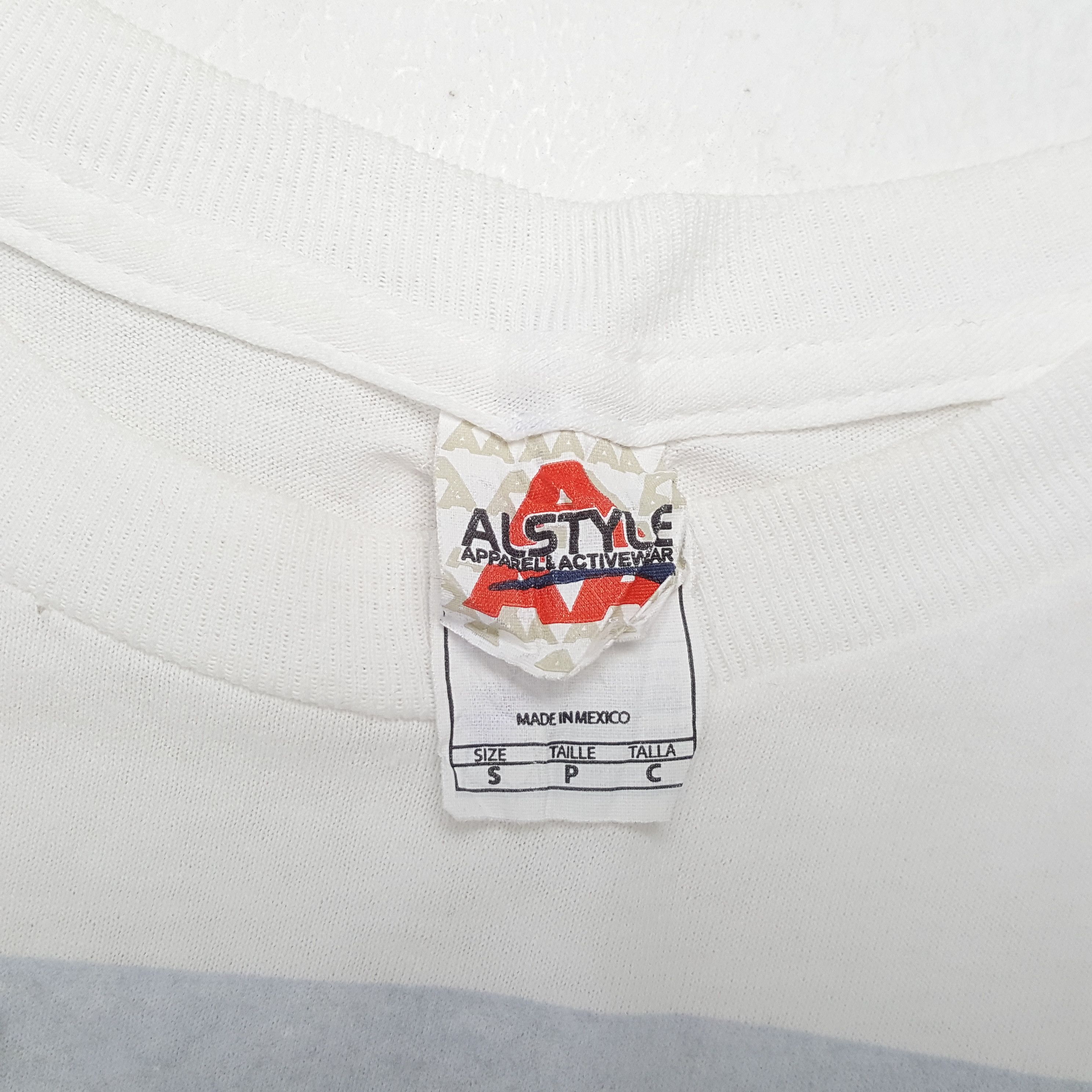 Band Tees × Vintage Vintage RED HOT CHILI PEPPERS American Rock Band T-Shirt Size US S / EU 44-46 / 1 - 7 Thumbnail
