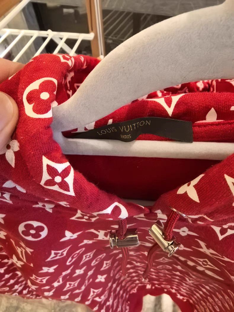 Louis Vuitton Louis Vuitton Co-branded Red Full Print Hoodie -DMC Size US XL / EU 56 / 4 - 5 Thumbnail