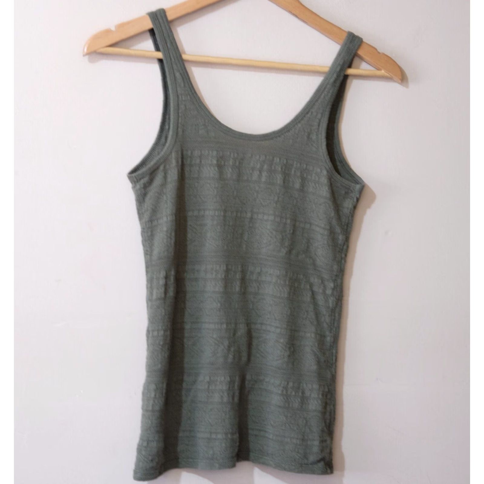Vintage SO Perfectly Soft Green Textured Fitted Tank Top Size M Womens Juniors Slim Scoop Neck Sleeveless Pullover Size M / US 6-8 / IT 42-44 - 4 Thumbnail