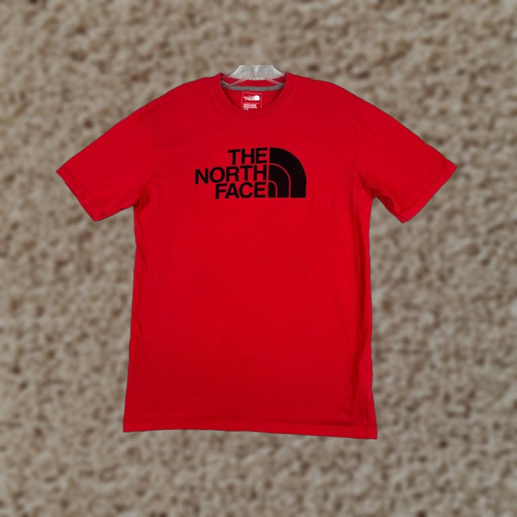 The North Face The North Face Shirt Men Small Red Short Sleeve Crew Neck Cotton Outdoor Logo Size US S / EU 44-46 / 1 - 1 Thumbnail