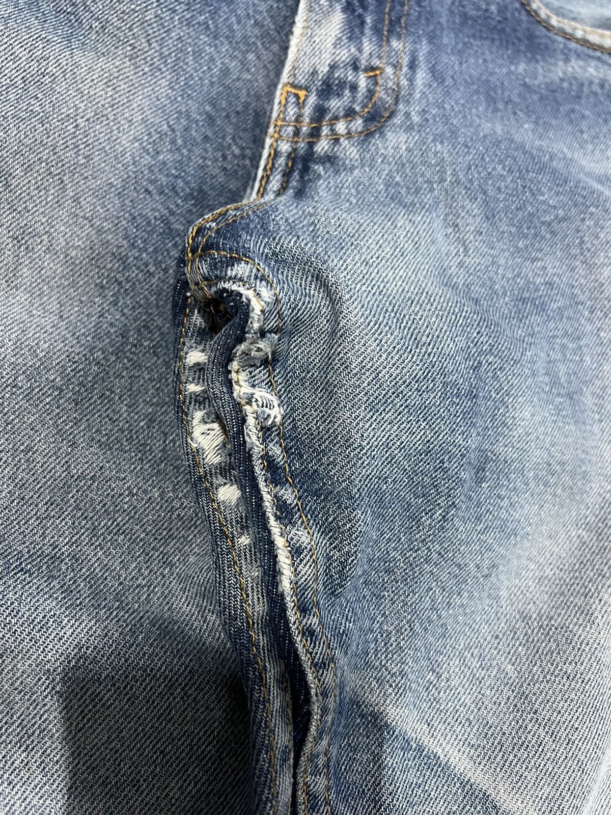 Levi's × Levi's Vintage Clothing 💥Baggy💥90s Style Levis 505 Distress Washed Jean Size US 33 - 9 Thumbnail