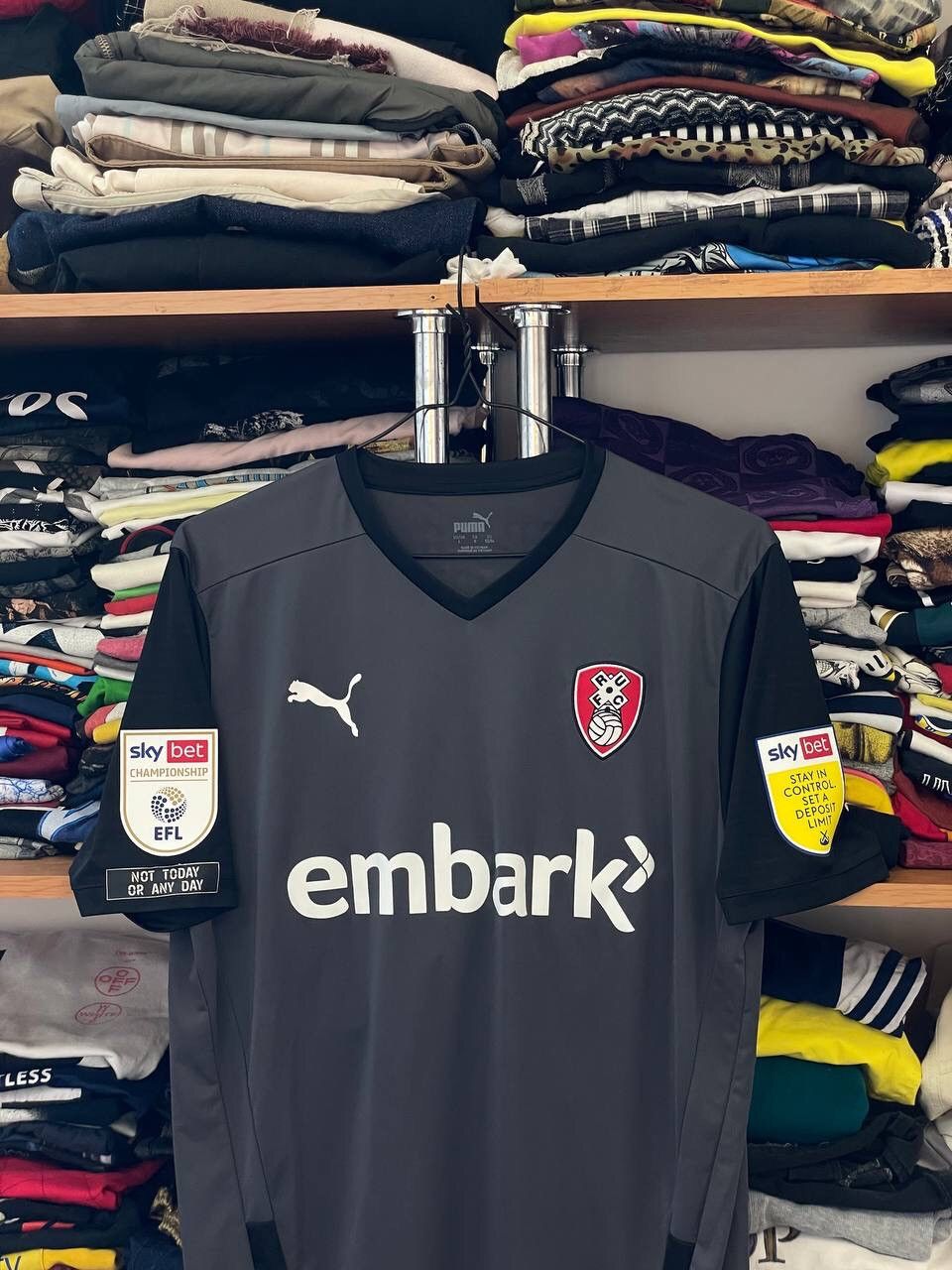 Puma Rotherham United 2021/2022 Shirt Kit Jersey Size US L / EU 52-54 / 3 - 2 Thumbnail