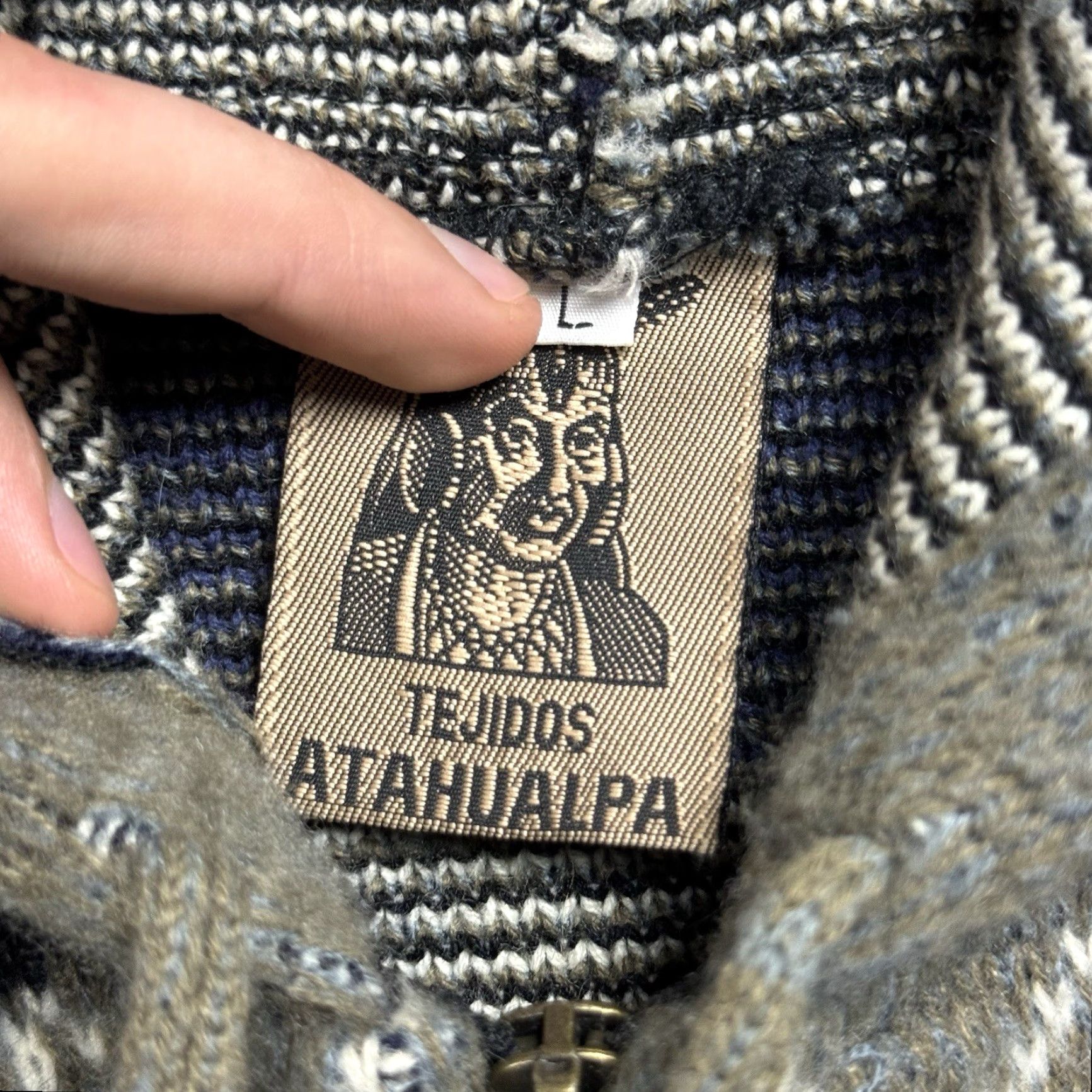 Vintage VINTAGE Tejidos Atahualpa Alpaca Wool Full Zip Hoodie Chief Feather Graphic Sweater L Gray Unisex Adults Knitted Aztec 90s Style Mens Womens Size L / US 10 / IT 46 - 5 Thumbnail