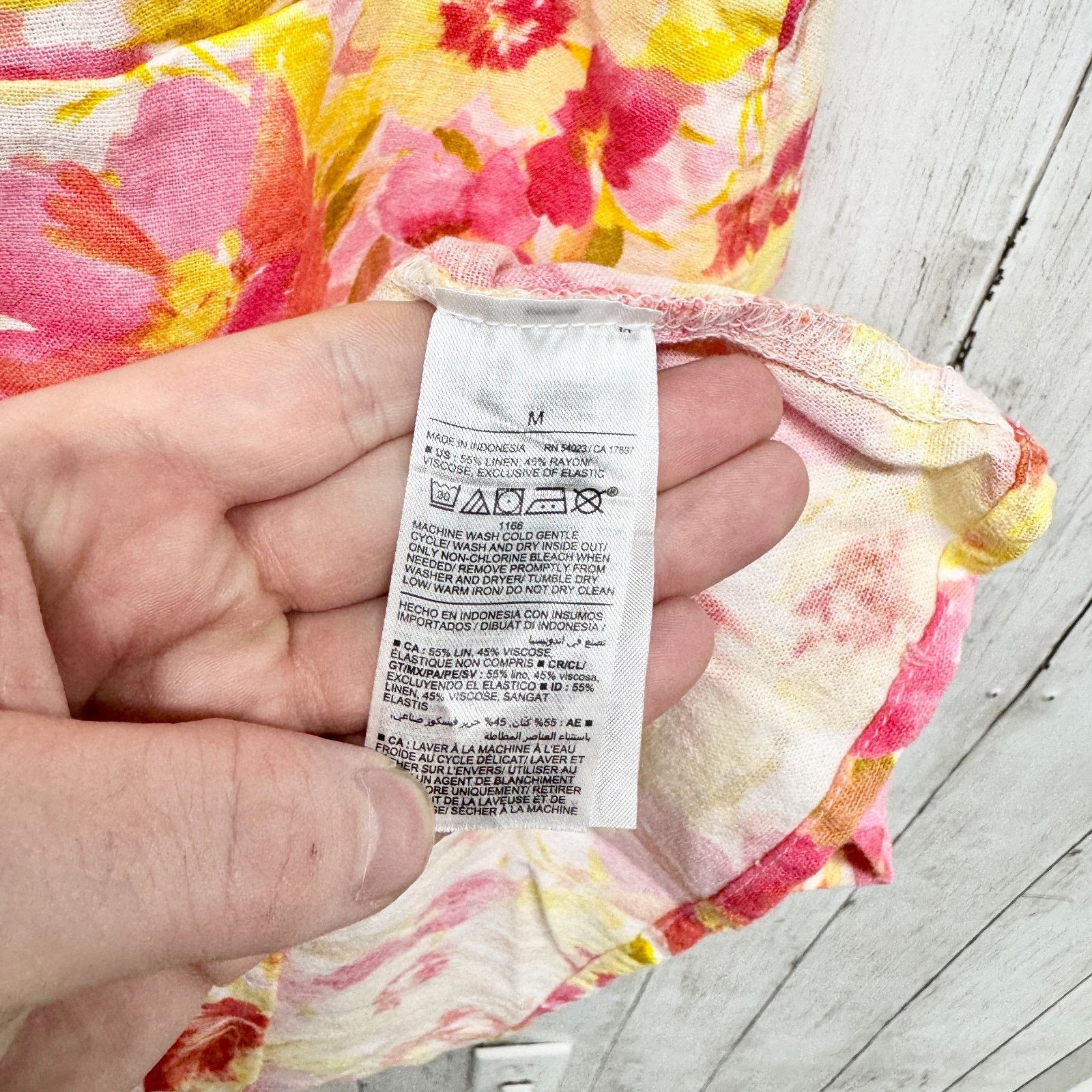 Old Navy Old Navy Dress Medium Floral Smocked Linen Sleeveless Mini Size M / US 6-8 / IT 42-44 - 4 Thumbnail