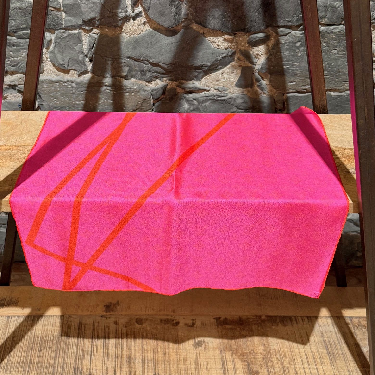 Louis Vuitton Louis Vuitton X Robert Wilson Hot Pink Bandana Silk Scarf Size ONE SIZE - 1 Thumbnail
