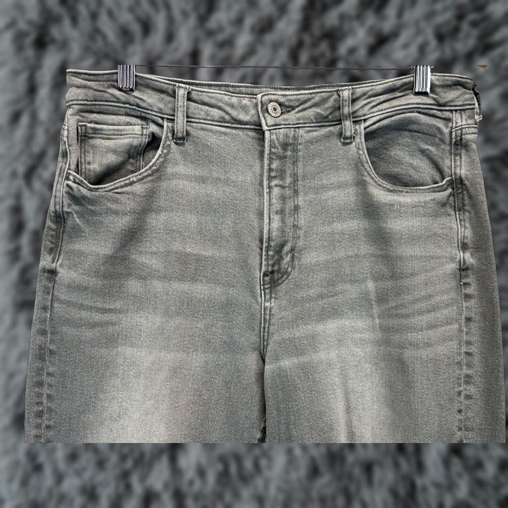 American Eagle Outfitters VINTAGE American Eagle Mom Jeans Short 14 Gray Green Distressed Women’s Jeans Size 36" / US 14 / IT 50 - 1 Thumbnail