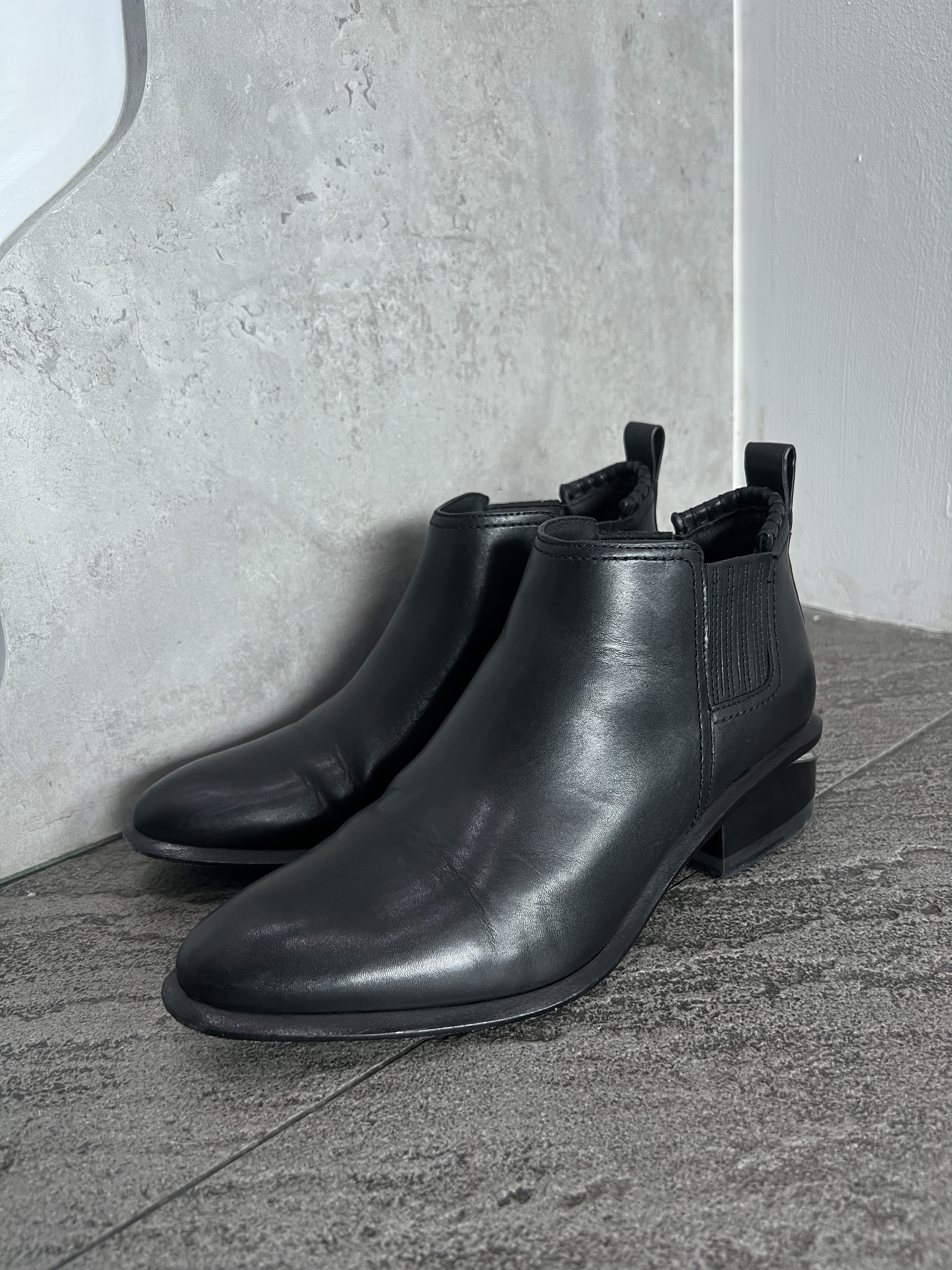 Alexander Wang Alexander Wang Black Leather Chelsea Boots EU38 Size US 8 / IT 38 - 8 Thumbnail