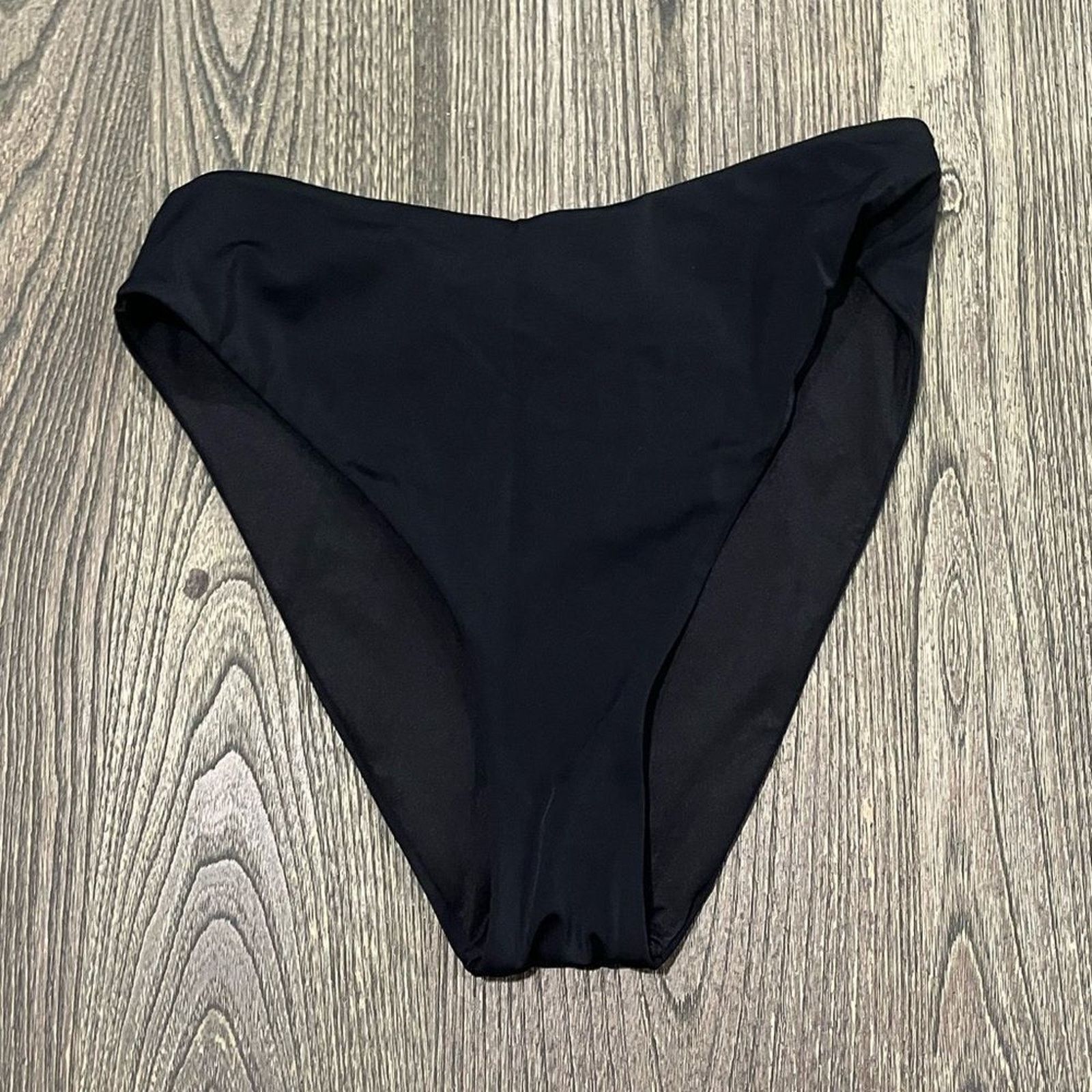 Victoria's Secret NWOT Victoria’s Secret High Waisted Bikini Bottom Full Sz M Size ONE SIZE - 1 Thumbnail