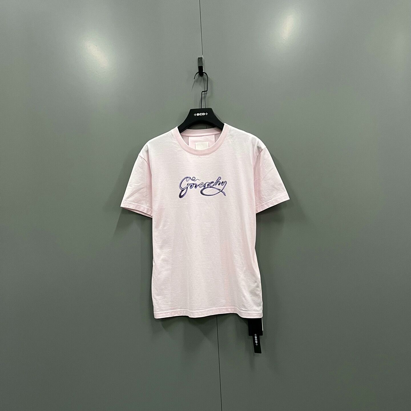 Givenchy Givenchy 25 Pink Logo Round Neck Tee Size US S / EU 44-46 / 1 - 1 Thumbnail