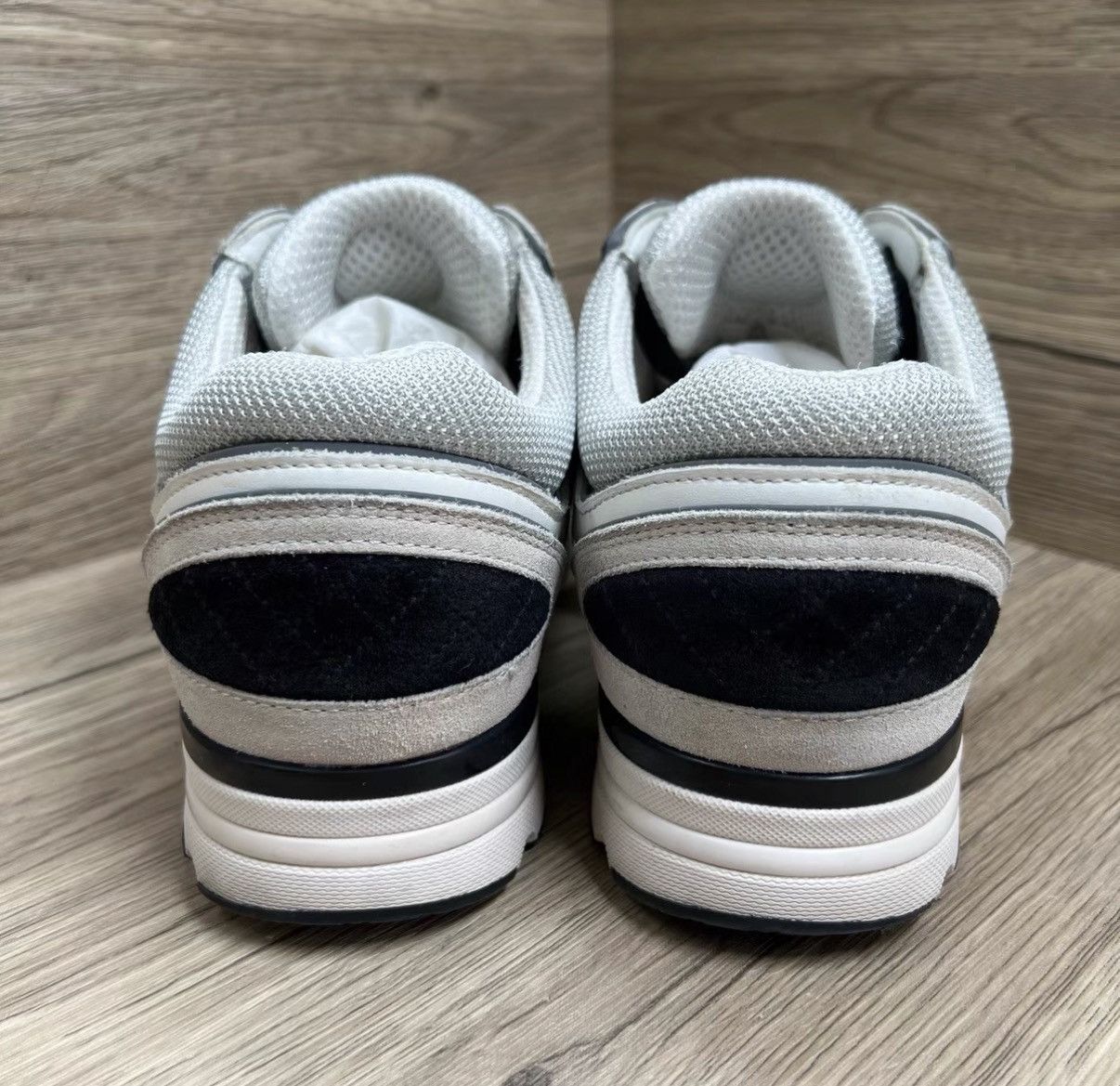 Chanel Chanel Grey & White Interlocking CC Sneakers J41 Size US 7.5 / IT 37.5 - 5 Thumbnail