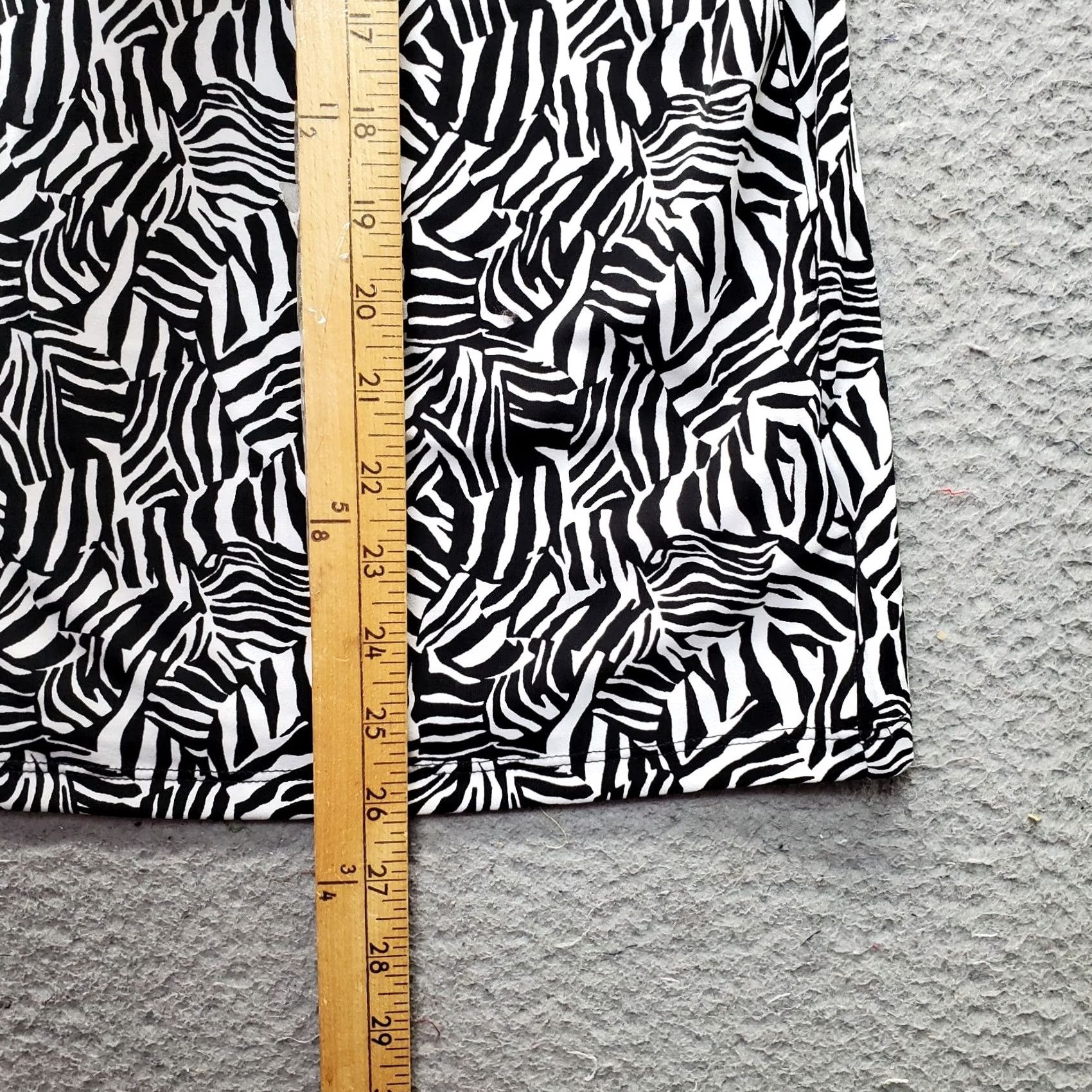 Michael Kors Michael Kors Blouse Womens Size L Multi Zebra Print Tulip Sleeve Round Neck Shirt Womens Size L / US 10 / IT 46 - 3 Thumbnail