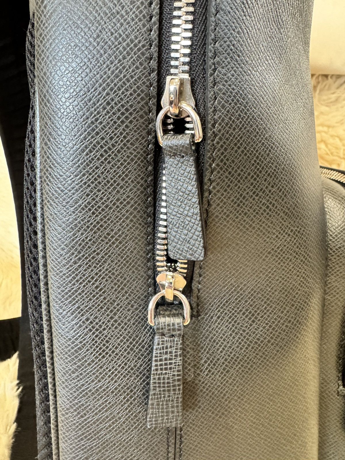 Louis Vuitton Louis Vuitton Taiga Grigori Gray Backpack Ardoise Leather Size ONE SIZE - 14 Thumbnail