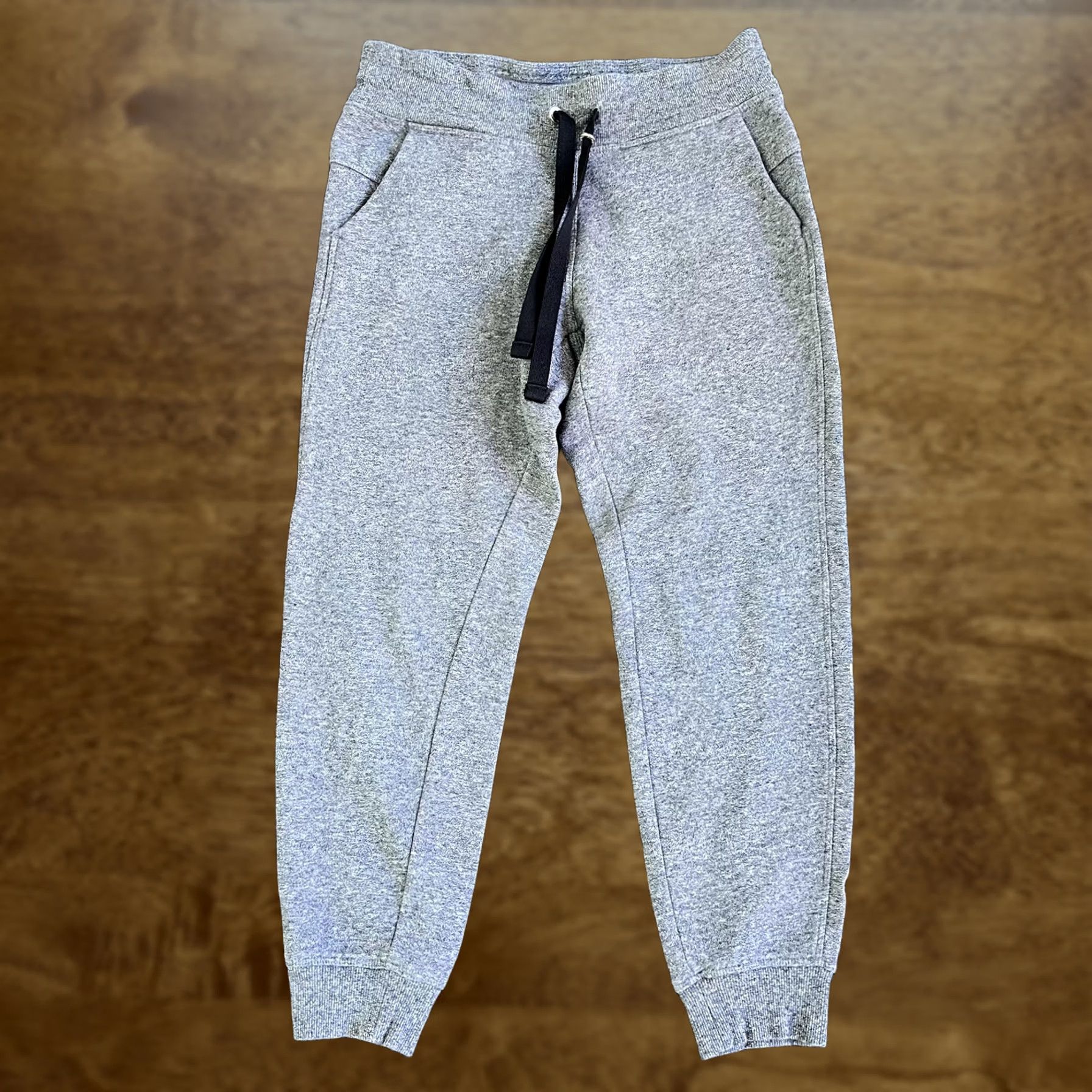 Calvin Klein Calvin Klein Sweatpants Womens Small Gray Fleece Joggers Elastic Waist Logo Size 28" / US 6 / IT 42 - 1 Thumbnail