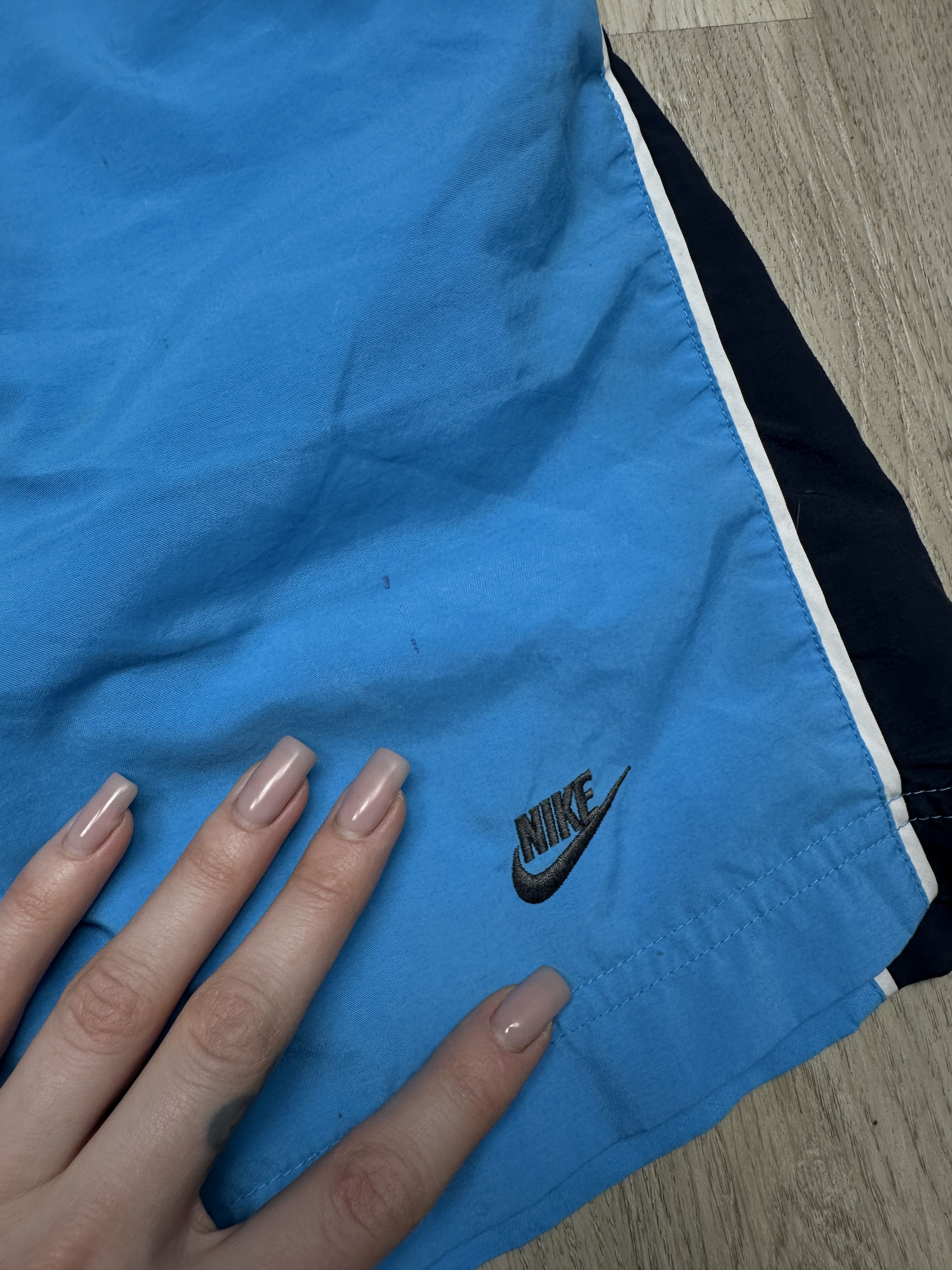 Nike Nike Vintage Mens Nylon Shorts Size US 36 / EU 52 - 3 Thumbnail