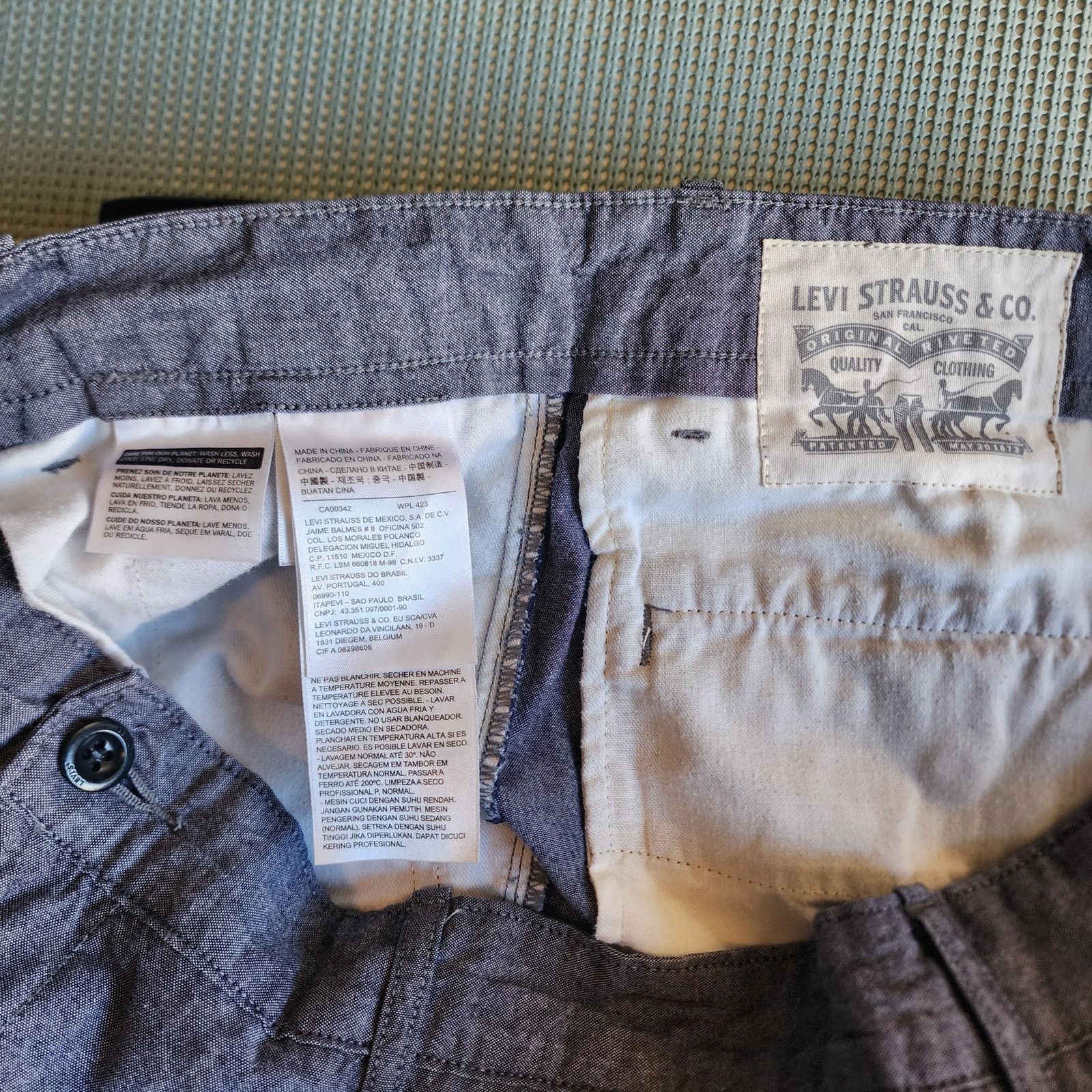 Levi's Levi's Gray Cargo Shorts Men's 36, White Tag Size US 36 / EU 52 - 11 Thumbnail