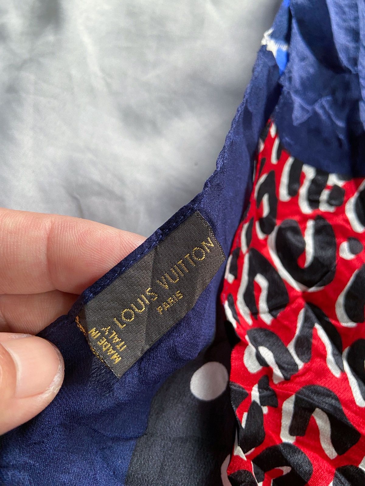Louis Vuitton LOUIS VUITTON PATTERN SILK SCARF Size ONE SIZE - 19 Thumbnail