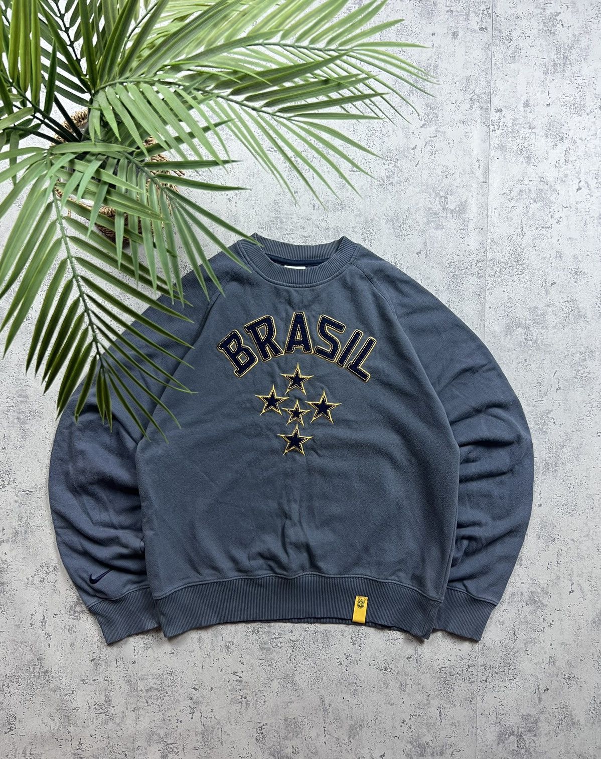 Nike 90s Nike Brasil Big Logo Vintage Y2K Retro Sweatshirt Size US S / EU 44-46 / 1 - 1 Thumbnail