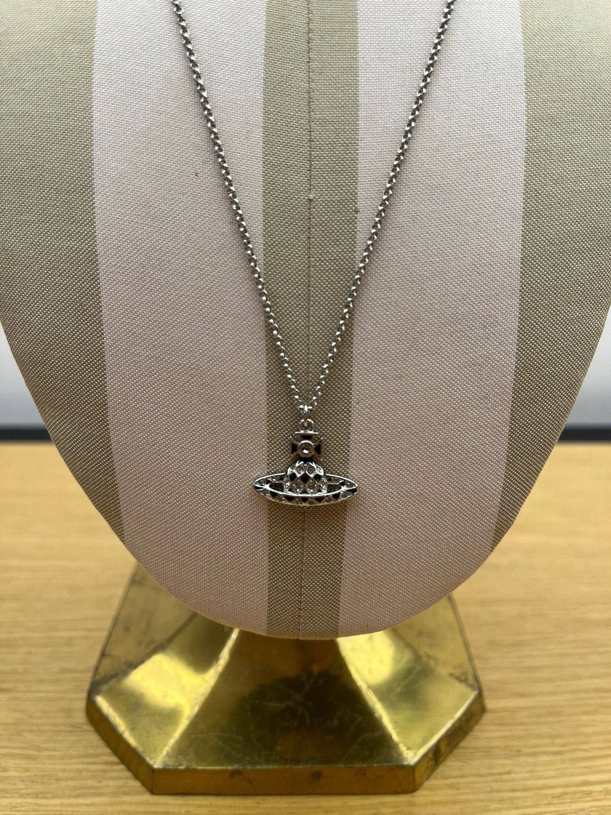 Vivienne Westwood o1f1d3z1025 Size: OS / Harlequin Small Bas Relief Necklaces Size ONE SIZE - 2 Thumbnail