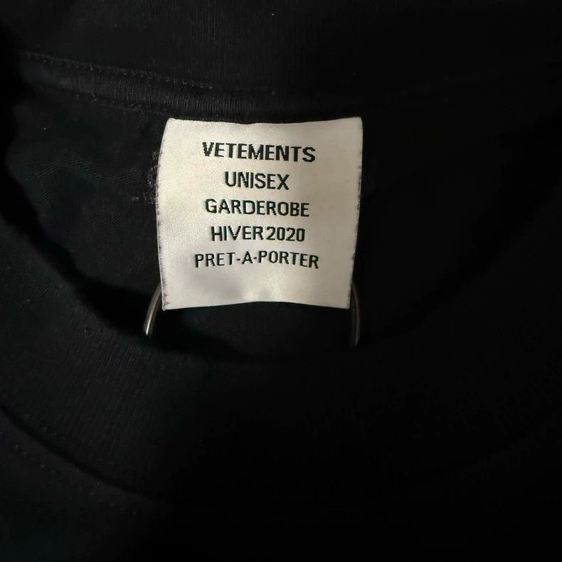 Vetements Vetements Short sleeves with small logo letters printed on Size US L / EU 52-54 / 3 - 4 Thumbnail