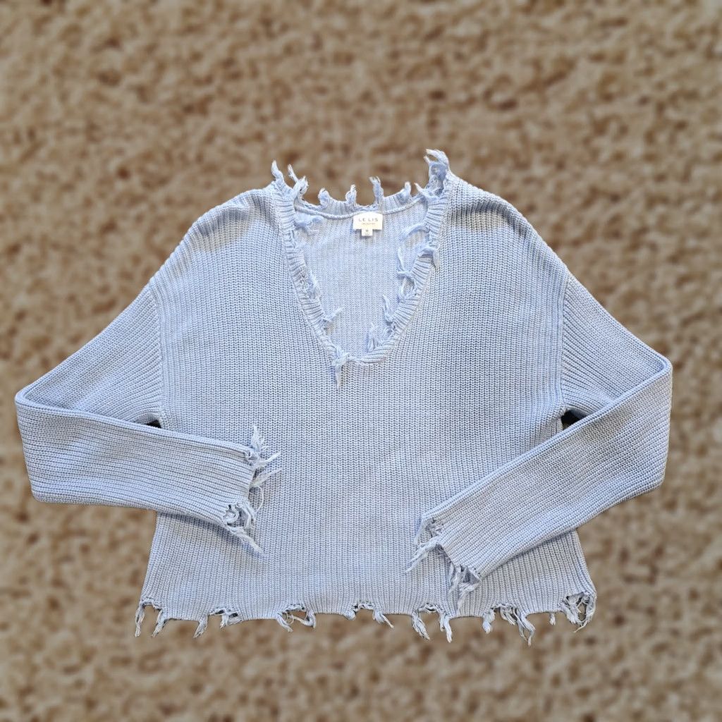 Vintage Le Lis Sweater Womens Size M Blue Distressed Raw Hem Long Sleeve Casual Pullover V-Neck Knit Cotton Regular Classic Knitting Winter Fall Fashion Shirt Size M / US 6-8 / IT 42-44 - 1 Thumbnail