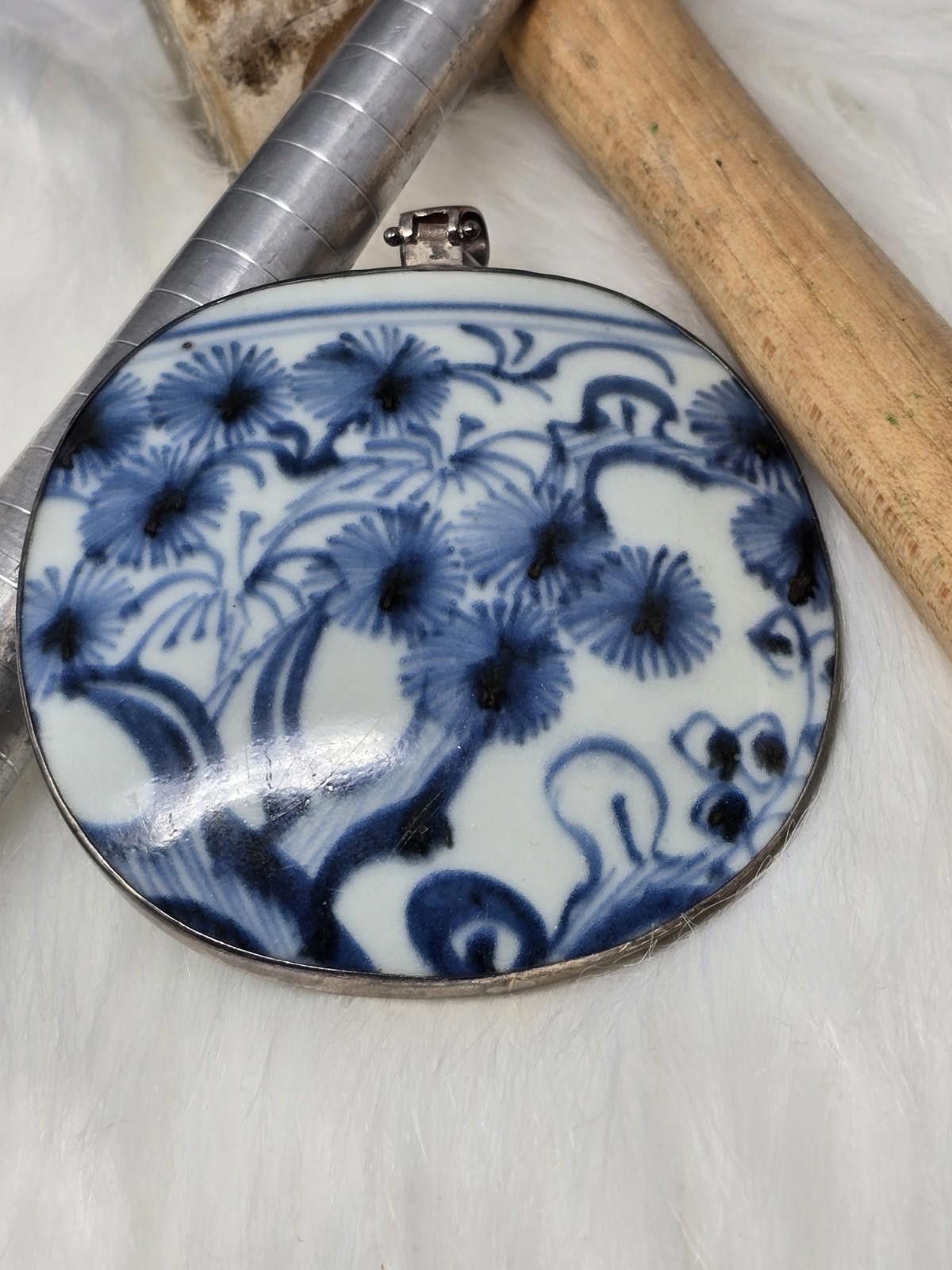 The Unbranded Brand Large 2.5" 925 Silver Blue White Porcelain Shard Pendant Size ONE SIZE - 2 Thumbnail