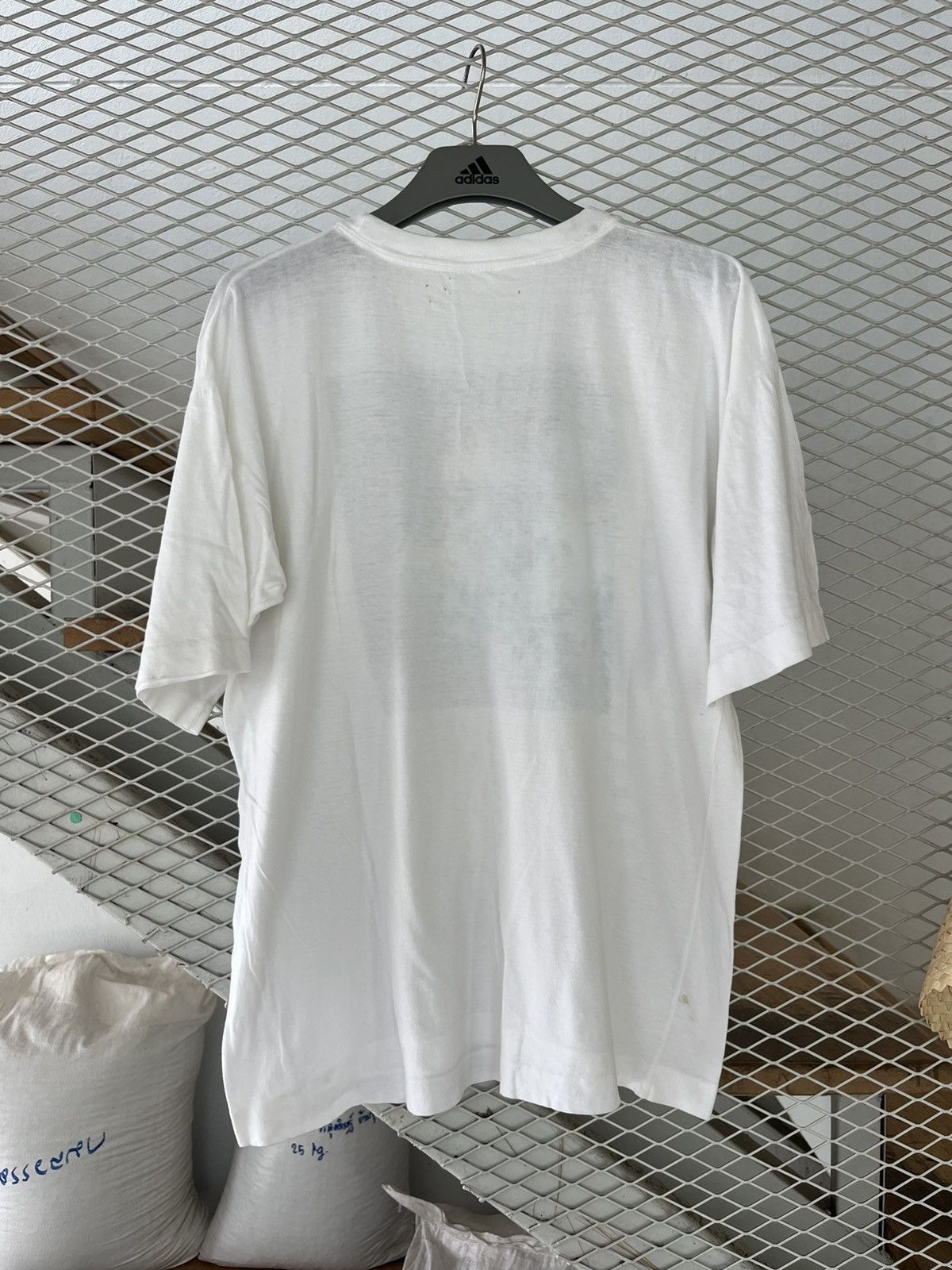 Vintage Vintage Photo Art promo Product 90’s T-shirt Size US XL / EU 56 / 4 - 11 Thumbnail