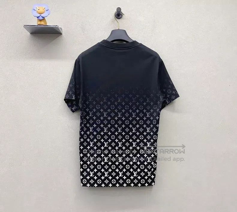 Louis Vuitton Louis Vuitton Black full-print logo gradient short sleeve Size US XS / EU 42 / 0 - 2 Thumbnail